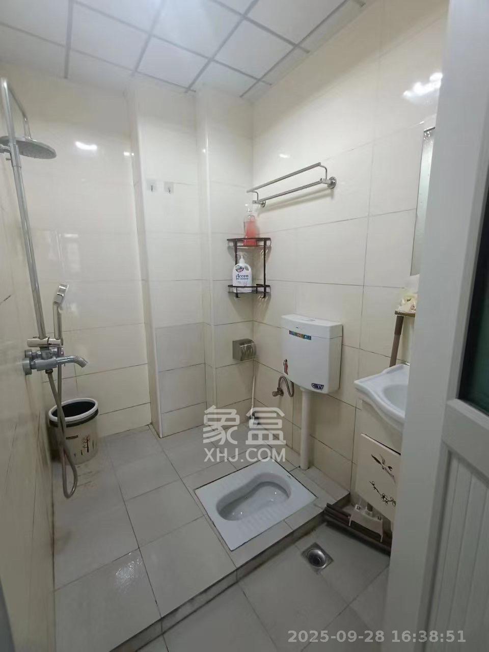 和庄  1室1厅1卫   1100.00元/月室内图