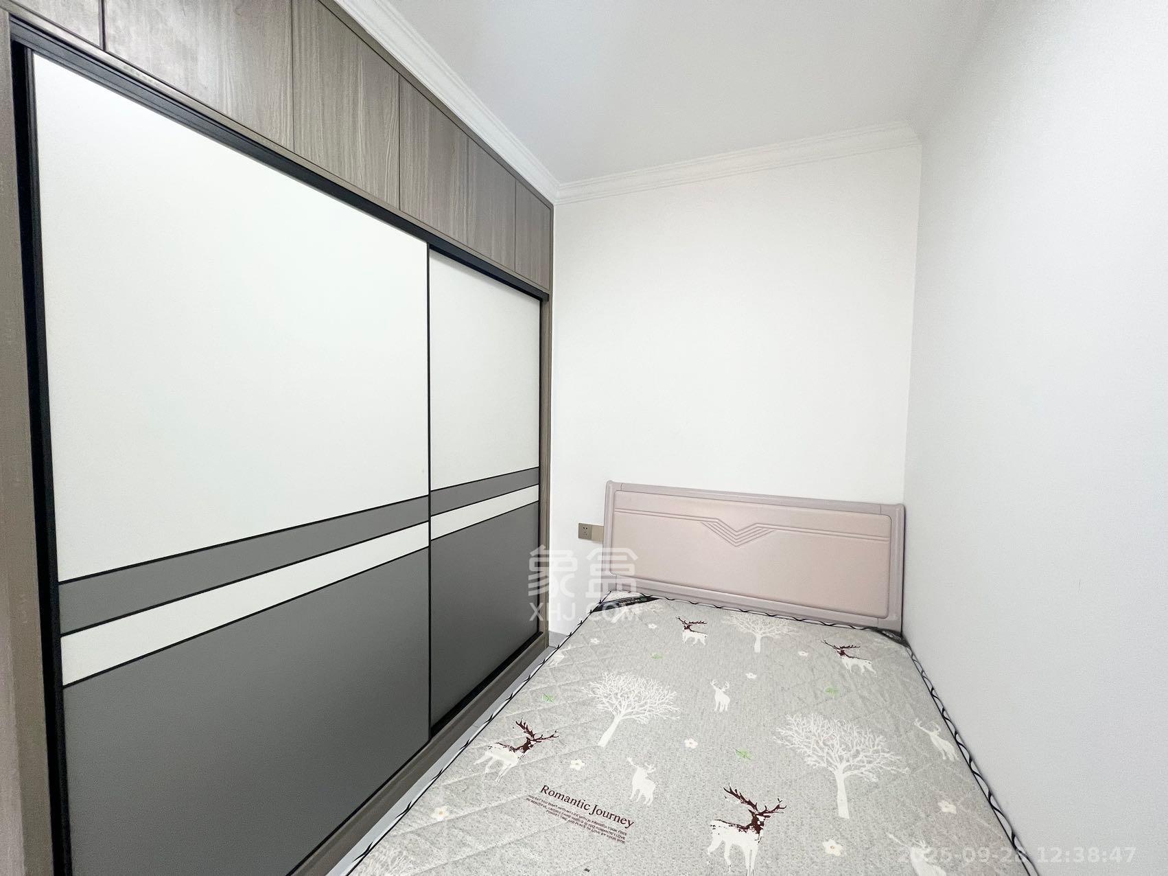 东合新苑  2室2厅1卫   2100.00元/月室内图