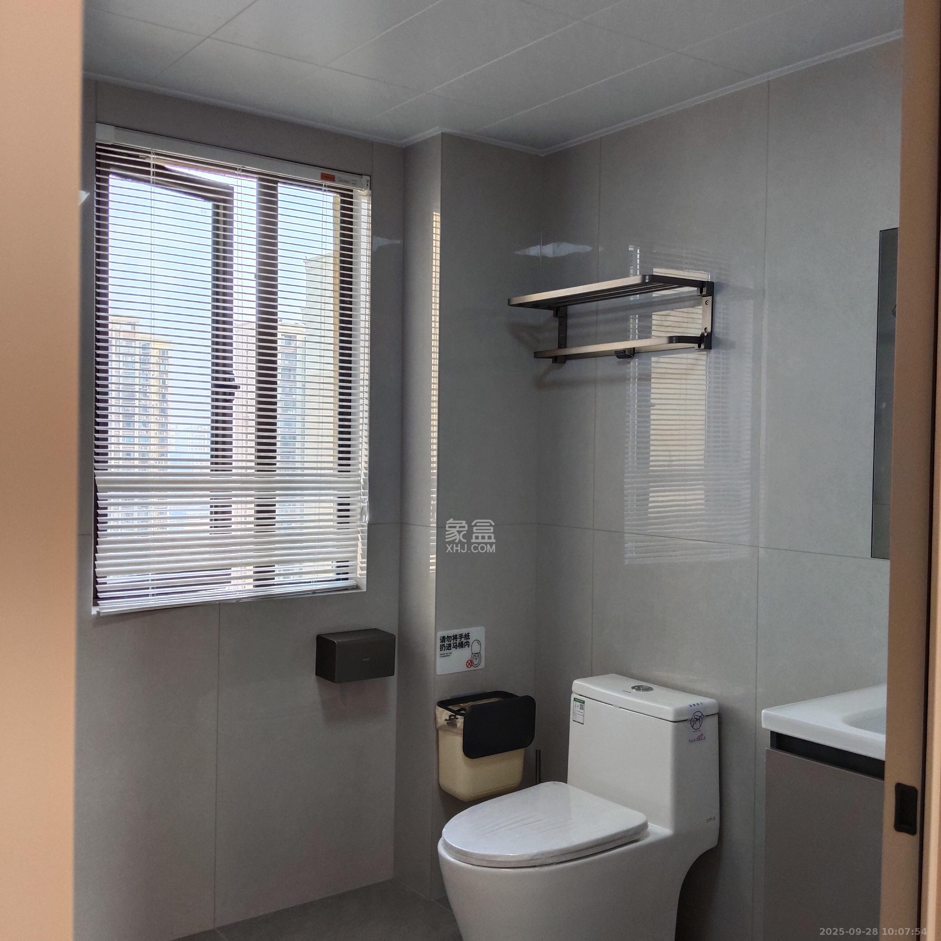 和润园三期 3室2厅2卫 3200.0元/月 和润园三期 3室2厅2卫 3200.0元/月室内图