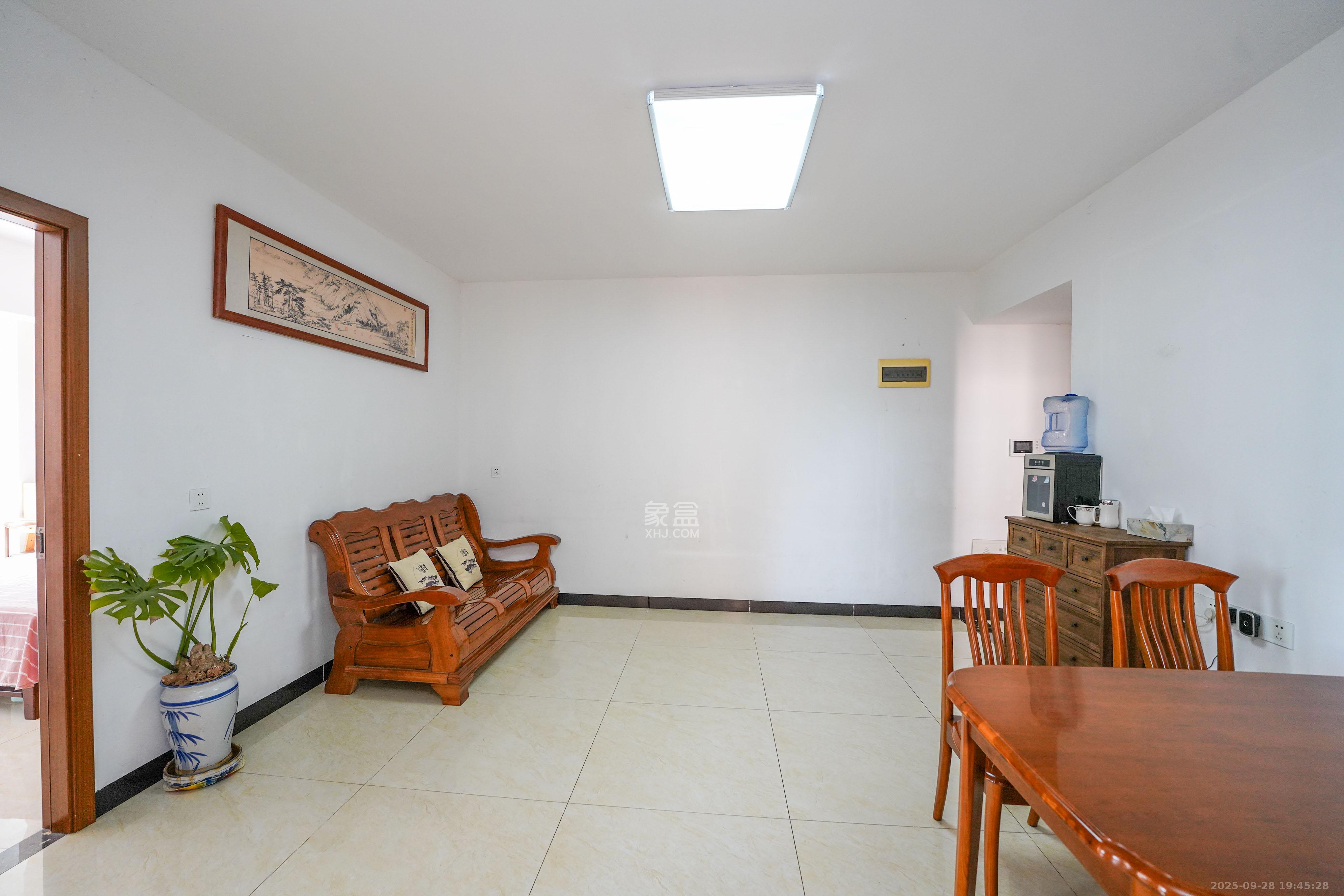 丽发新城  3室2厅1卫    51.8万 丽发新城  3室2厅1卫    51.8万