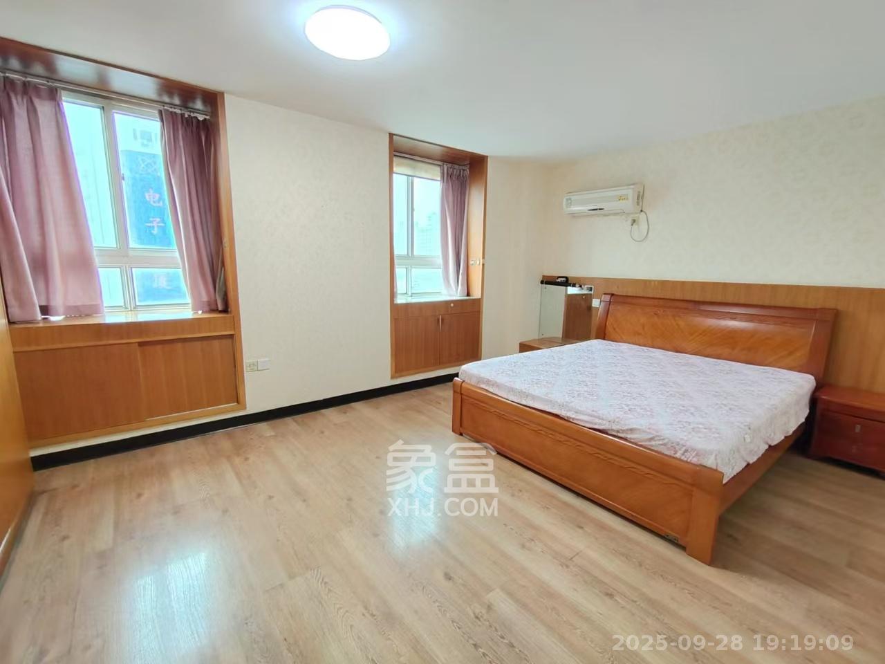 君临天厦 4室2厅2卫 3200.0元/月 君临天厦 4室2厅2卫 3200.0元/月室内图