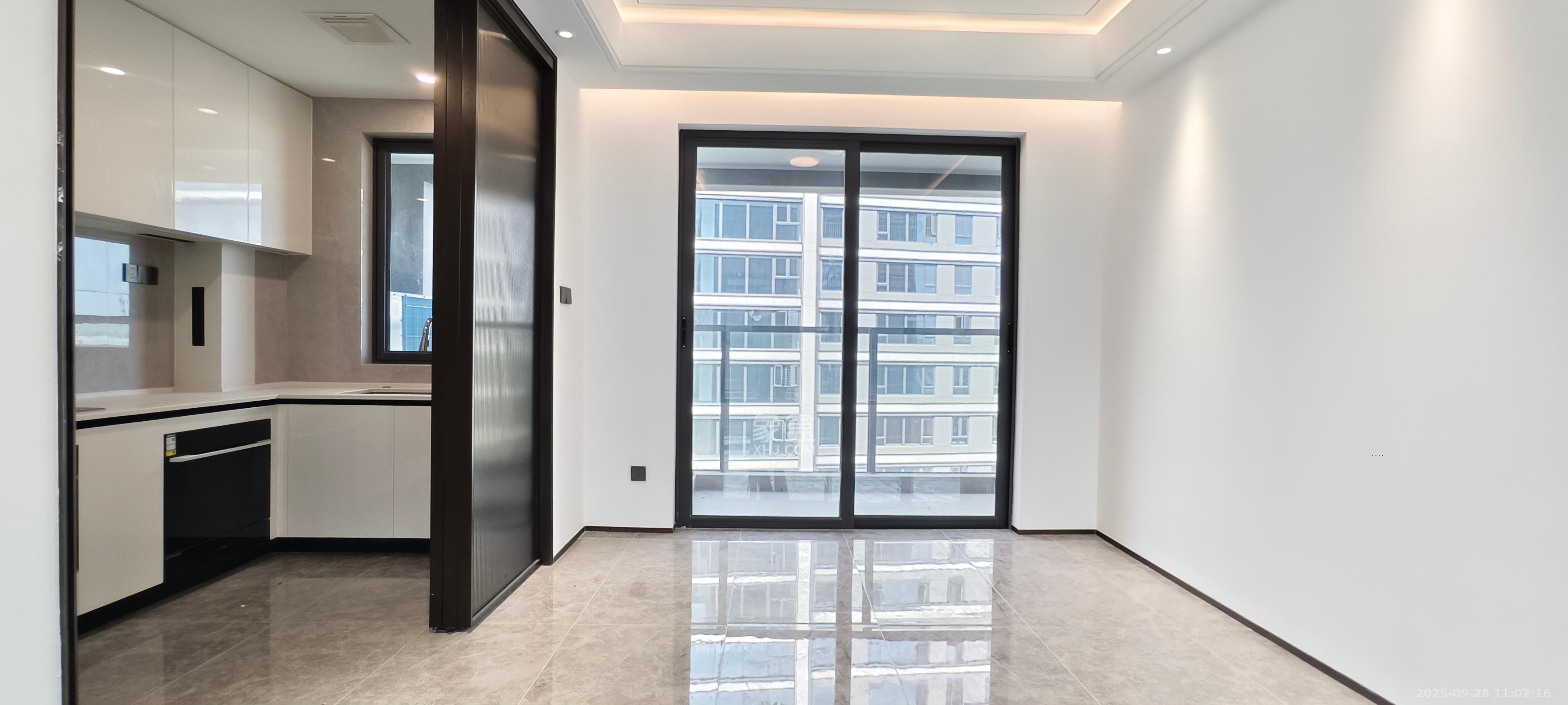 嘉臣道 4室2厅2卫 6000.0元/月 嘉臣道 4室2厅2卫 6000.0元/月室内图