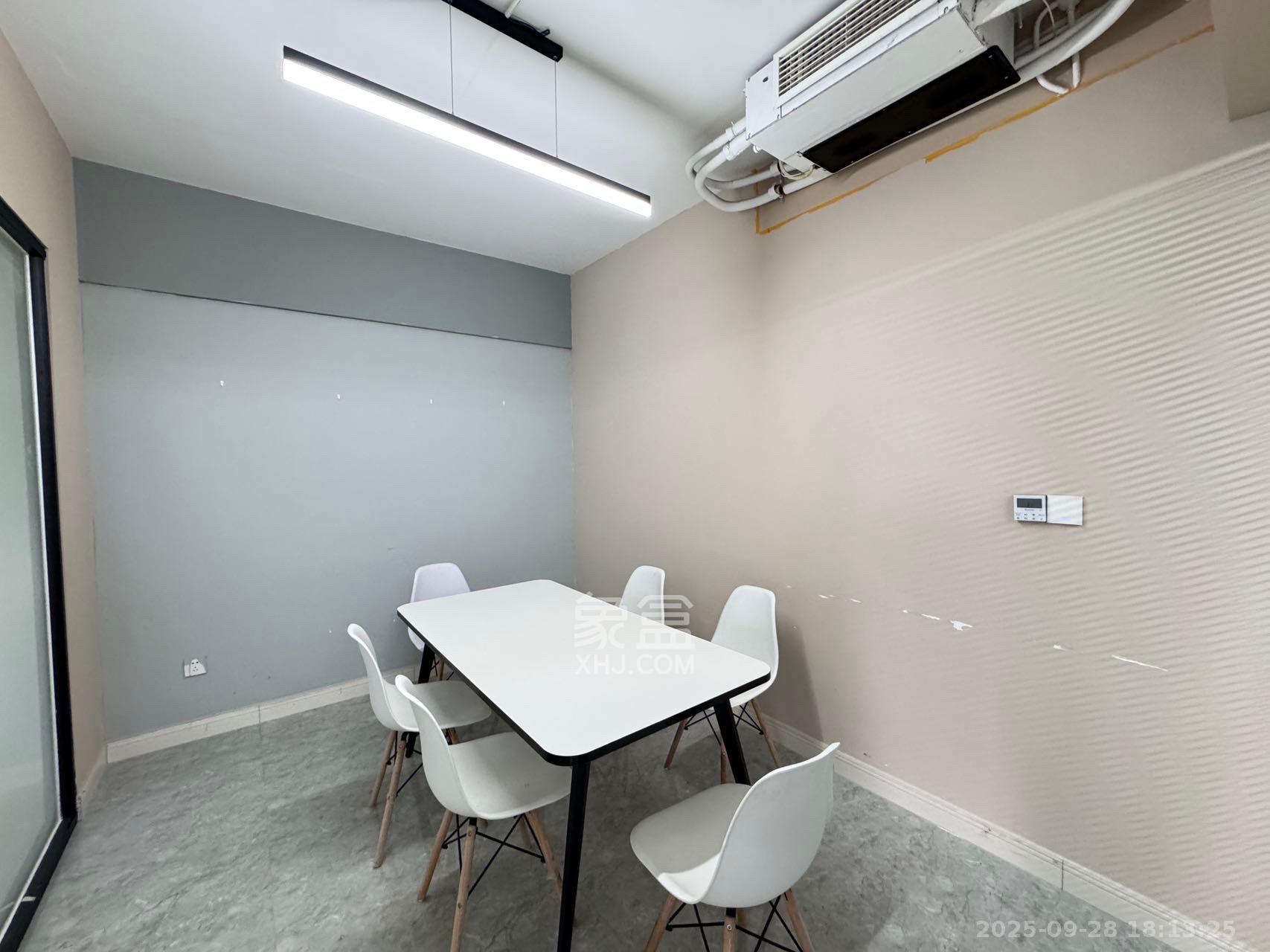 复地星光天地 2室1厅1卫 4000.0元/月 复地星光天地 2室1厅1卫 4000.0元/月室内图