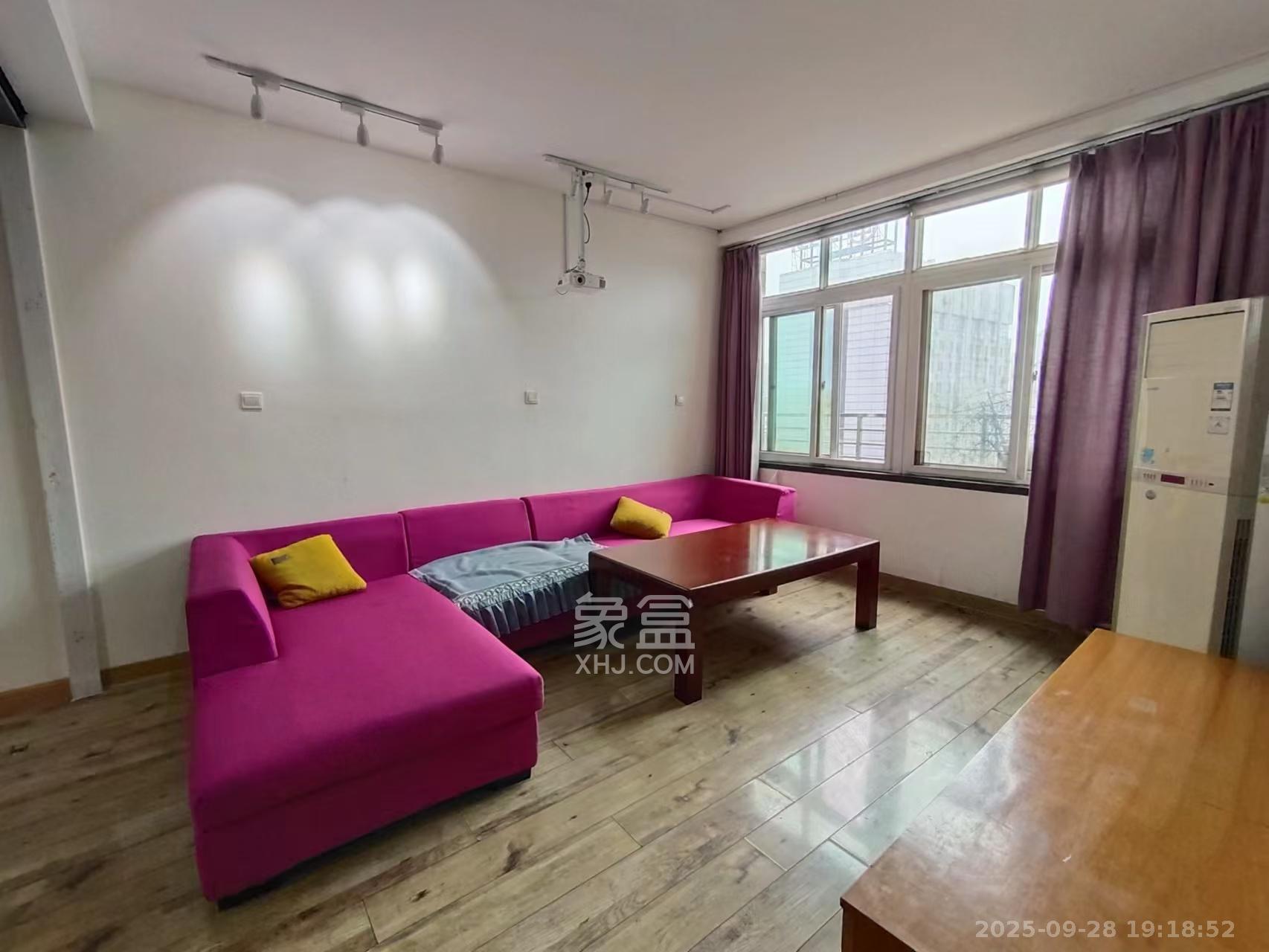 君临天厦 4室2厅2卫 3200.0元/月 君临天厦 4室2厅2卫 3200.0元/月室内图