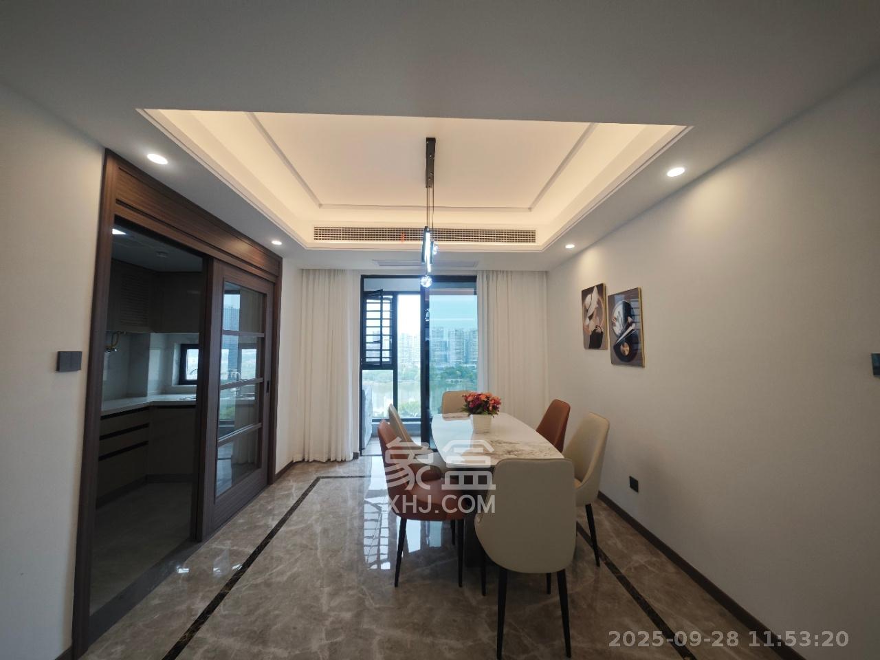 绿地V岛 4室2厅2卫 4300.00元/月 绿地V岛 4室2厅2卫 4300.00元/月室内图