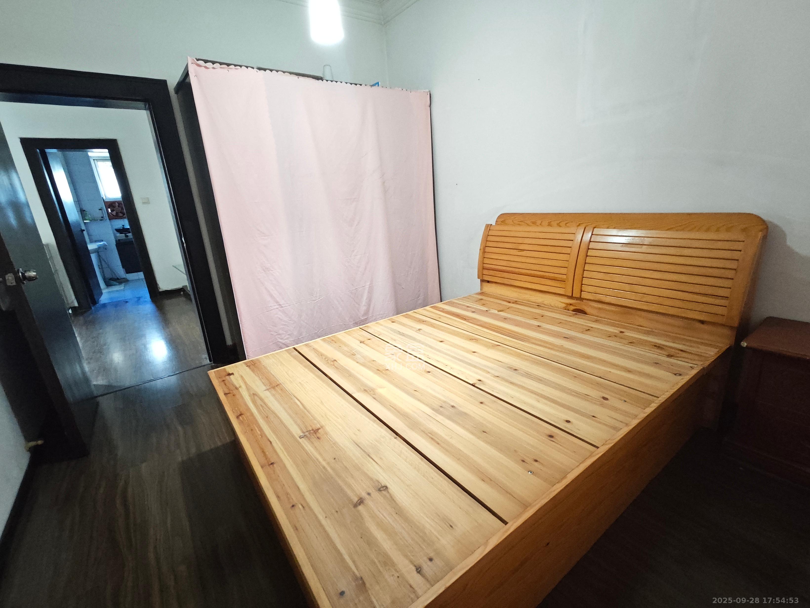 东瓜山三村(东电社区) 2室1厅1卫 1400.0元/月 东瓜山三村(东电社区) 2室1厅1卫 1400.0元/月室内图