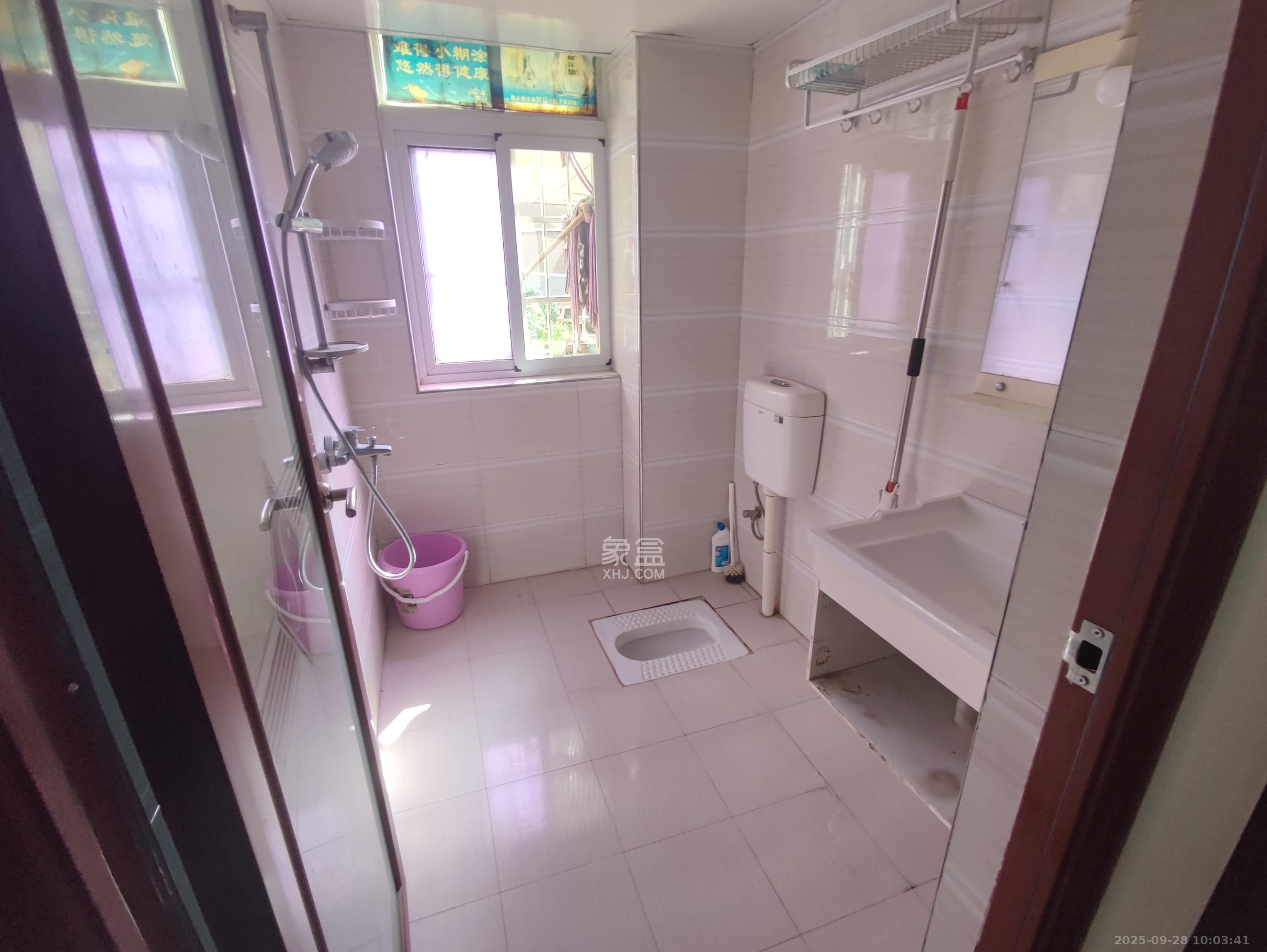 和馨园 2室2厅1卫 1900.0元/月 和馨园 2室2厅1卫 1900.0元/月室内图