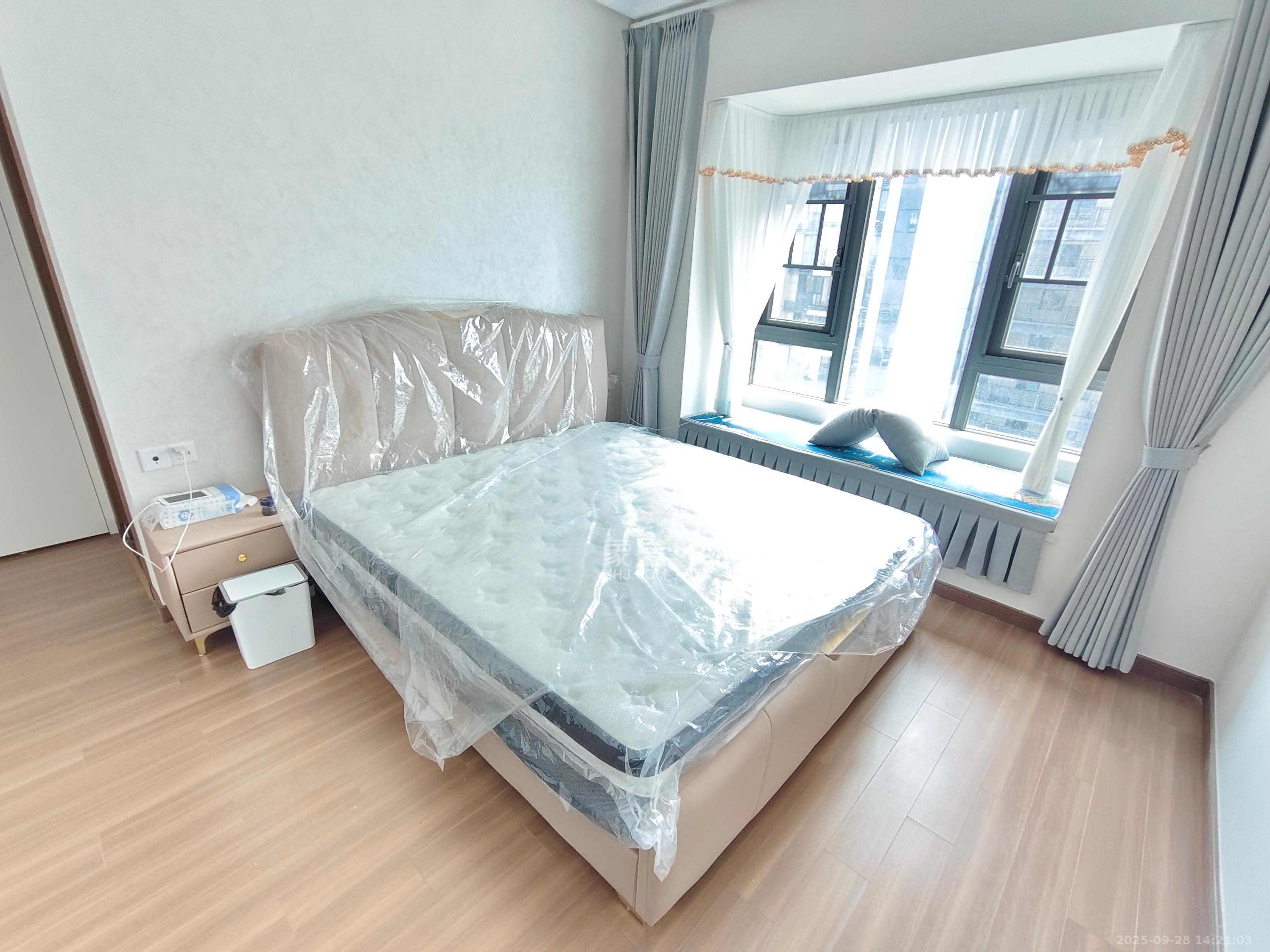 保利恒伟时光印象  4室2厅2卫   3000.00元/月室内图