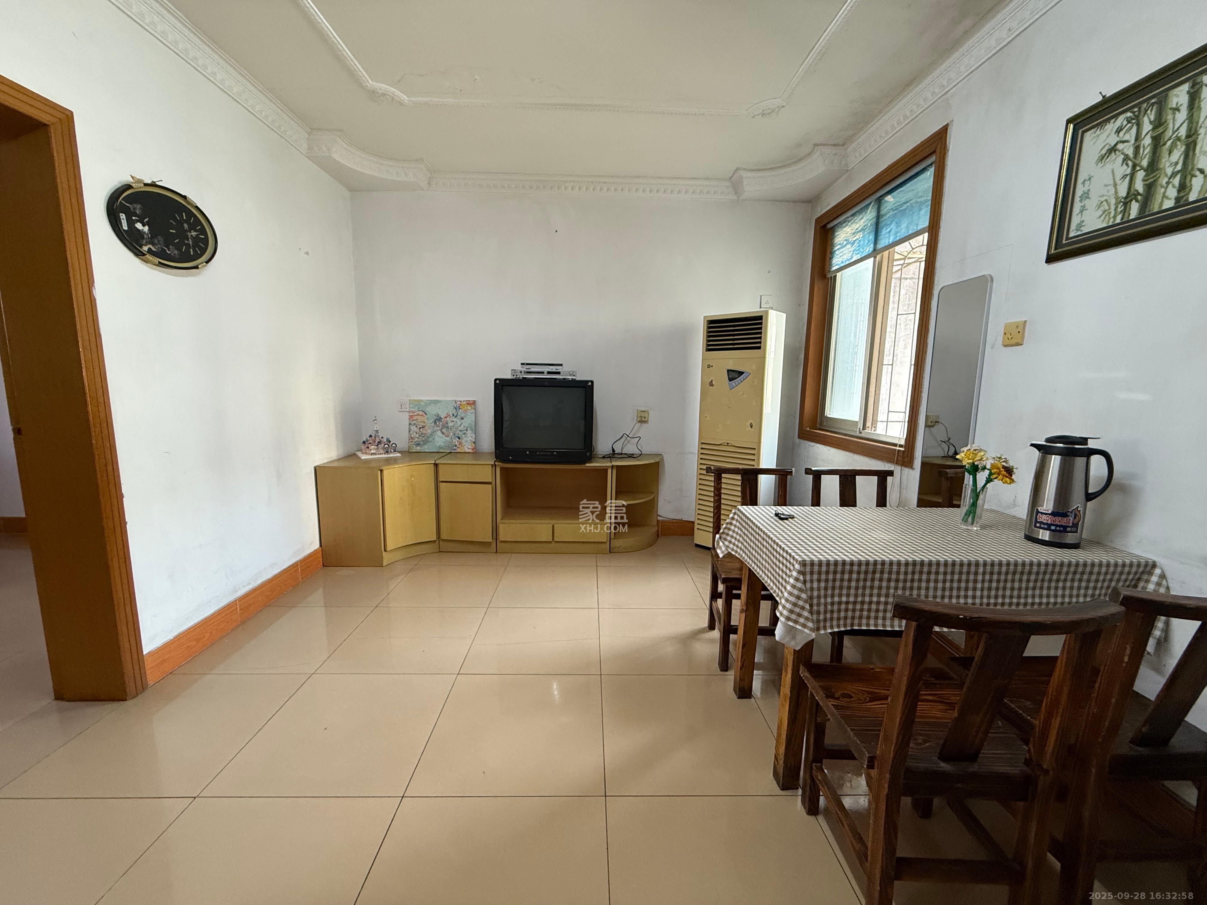 振湘小区 2室2厅1卫 1500.0元/月 振湘小区 2室2厅1卫 1500.0元/月室内图