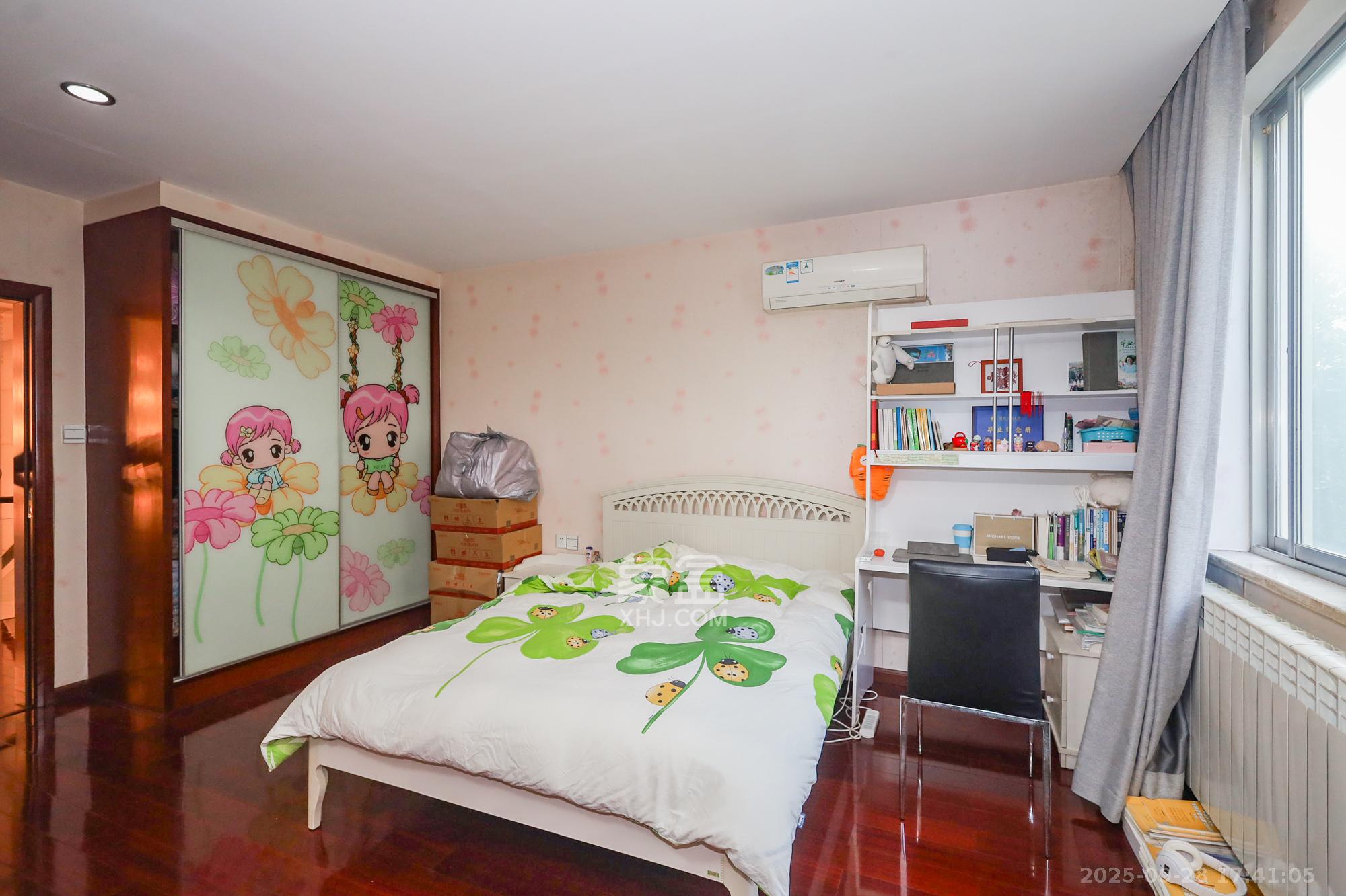 八方小区D区 4室2厅2卫 687.0万 八方小区D区 4室2厅2卫 687.0万卧室