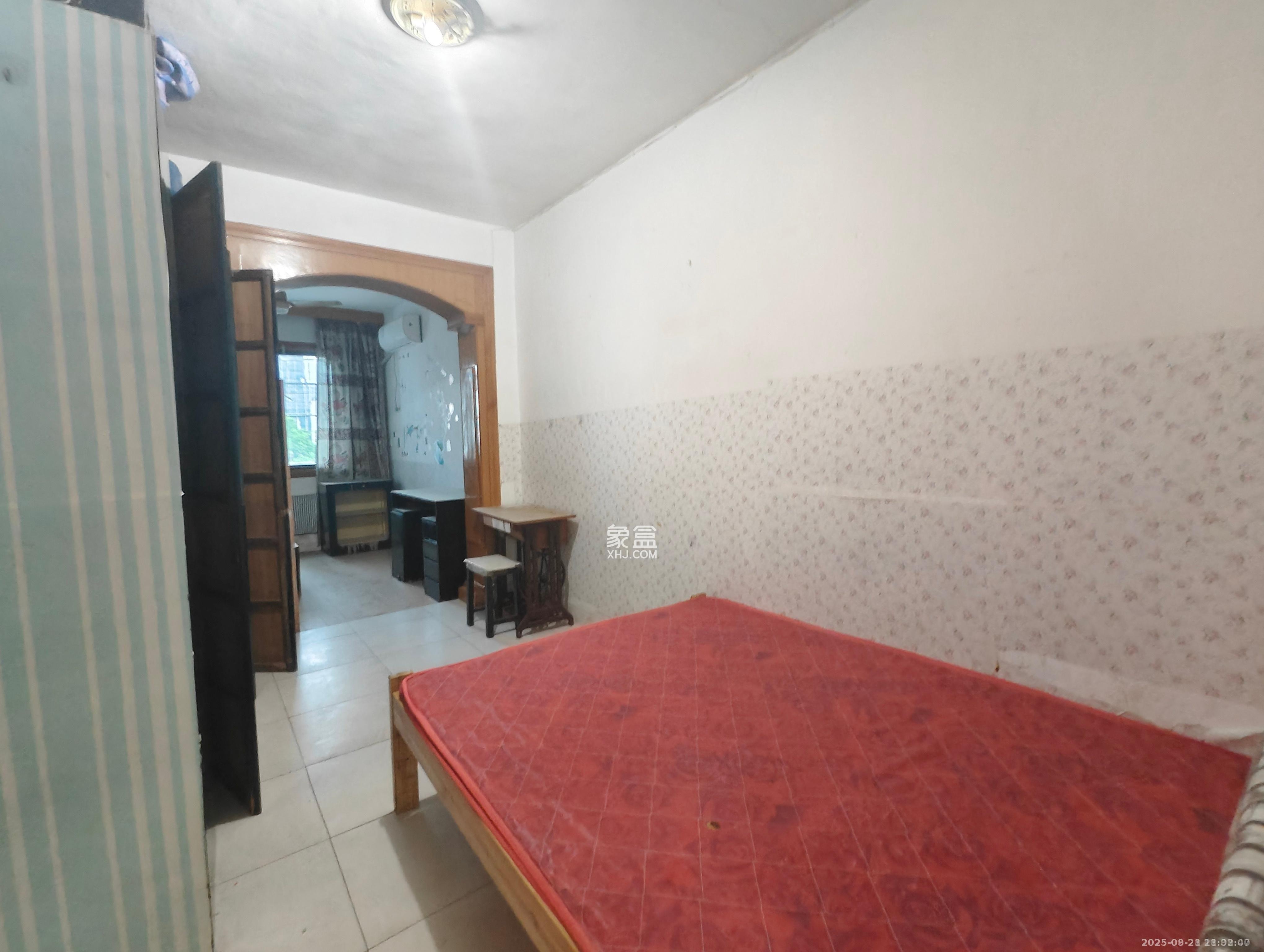 燕山街社区 4室2厅1卫 2200.0元/月 燕山街社区 4室2厅1卫 2200.0元/月室内图