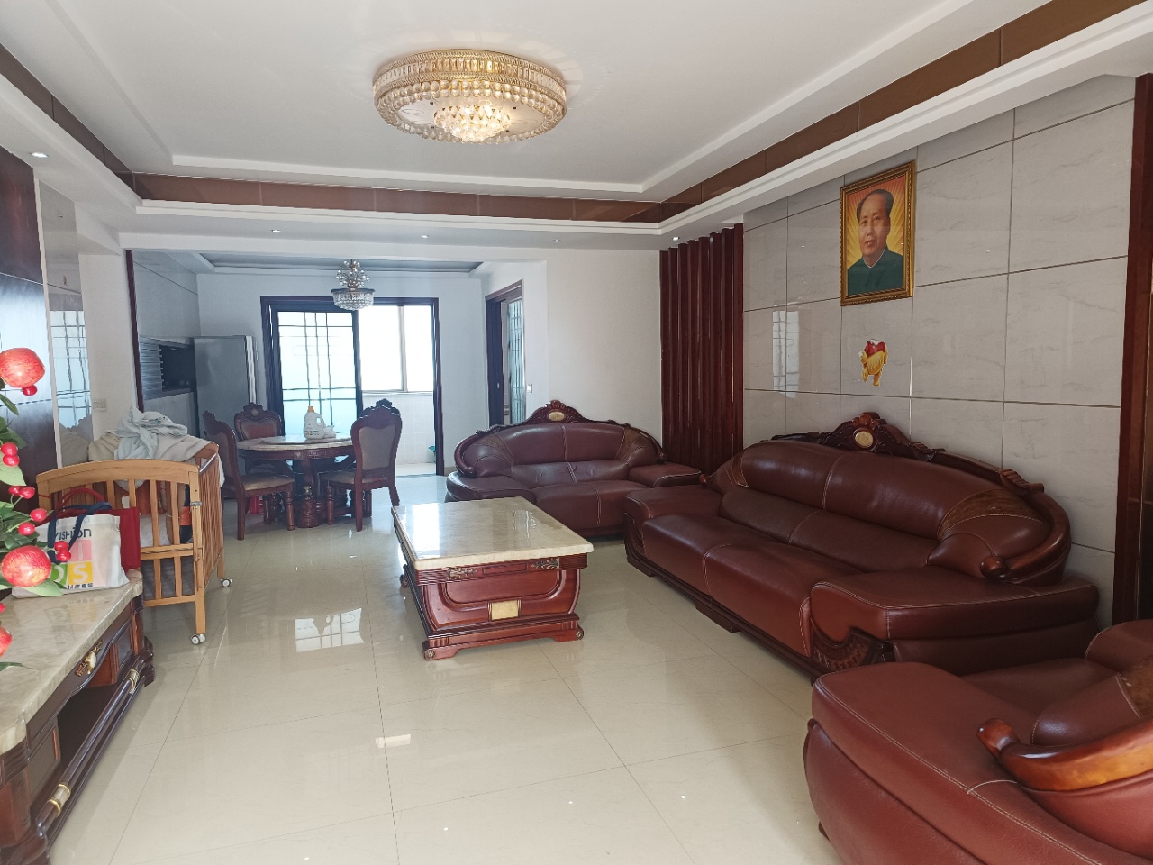 御景华庭 4室2厅2卫 2000.0元/月 御景华庭 4室2厅2卫 2000.0元/月室内图