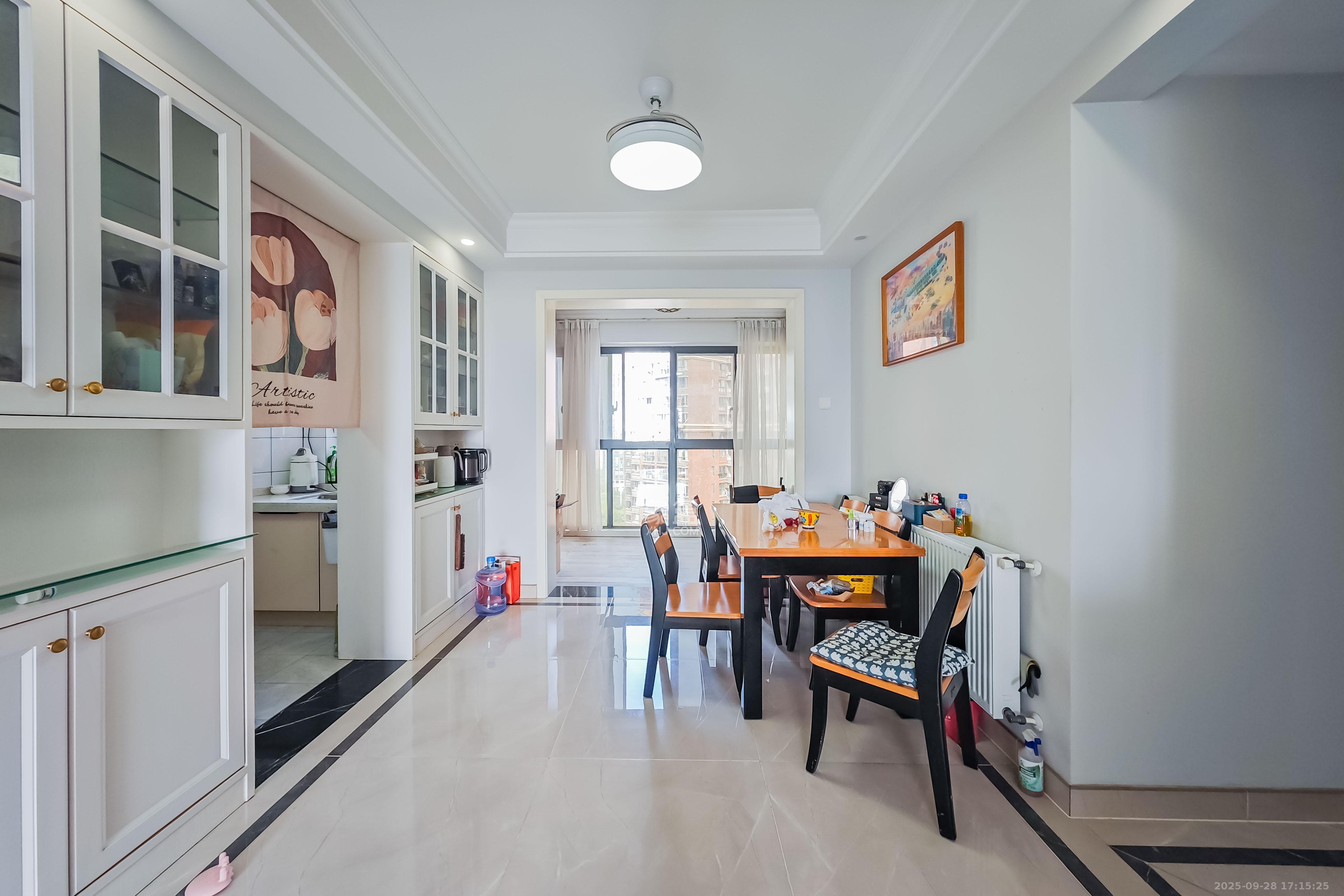 半山壹号 3室1厅1卫 138.0万 半山壹号 3室1厅1卫 138.0万客厅