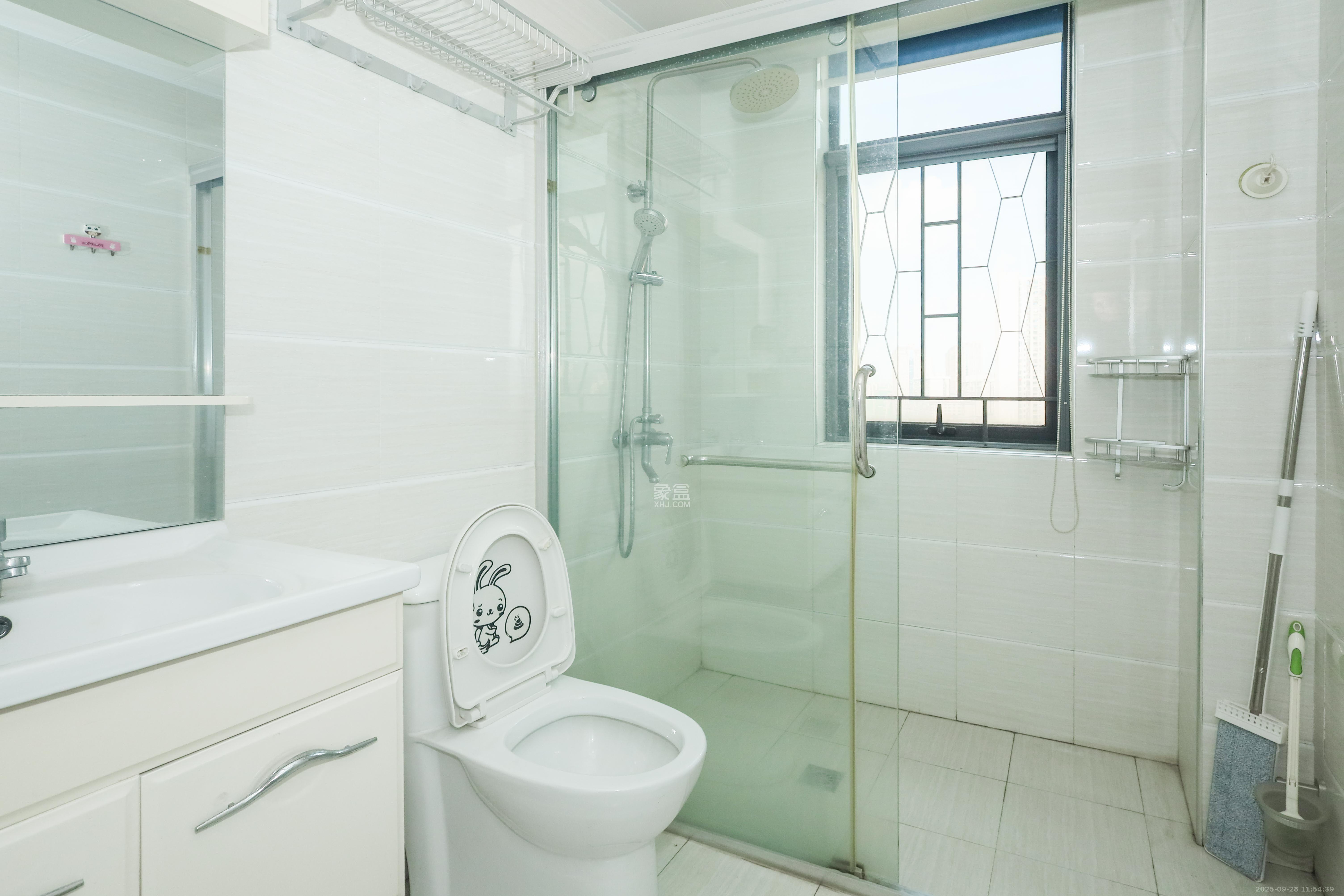 天元涉外景园B区 3室2厅2卫 2700.0元/月 天元涉外景园B区 3室2厅2卫 2700.0元/月室内图