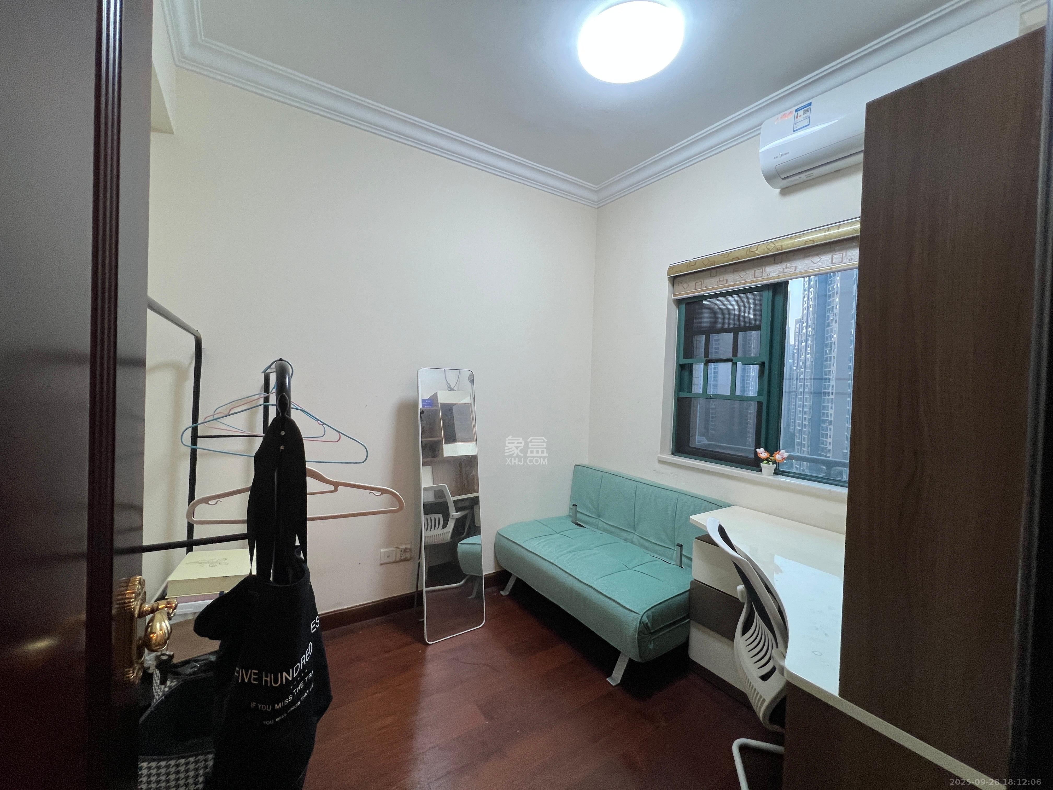 恒大雅苑 3室2厅2卫 2300.0元/月 恒大雅苑 3室2厅2卫 2300.0元/月室内图