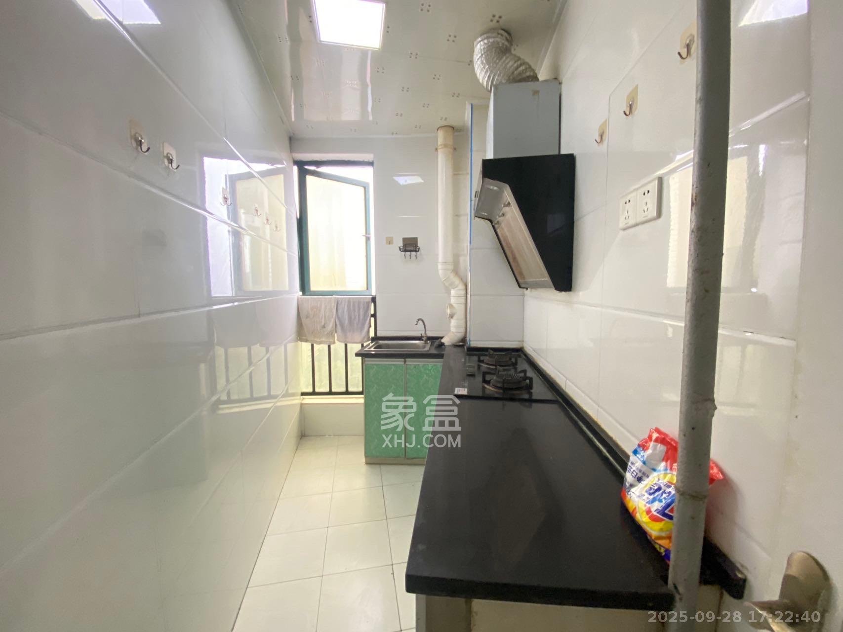 湖韵佳苑 1室1厅1卫 1500.0元/月 湖韵佳苑 1室1厅1卫 1500.0元/月室内图