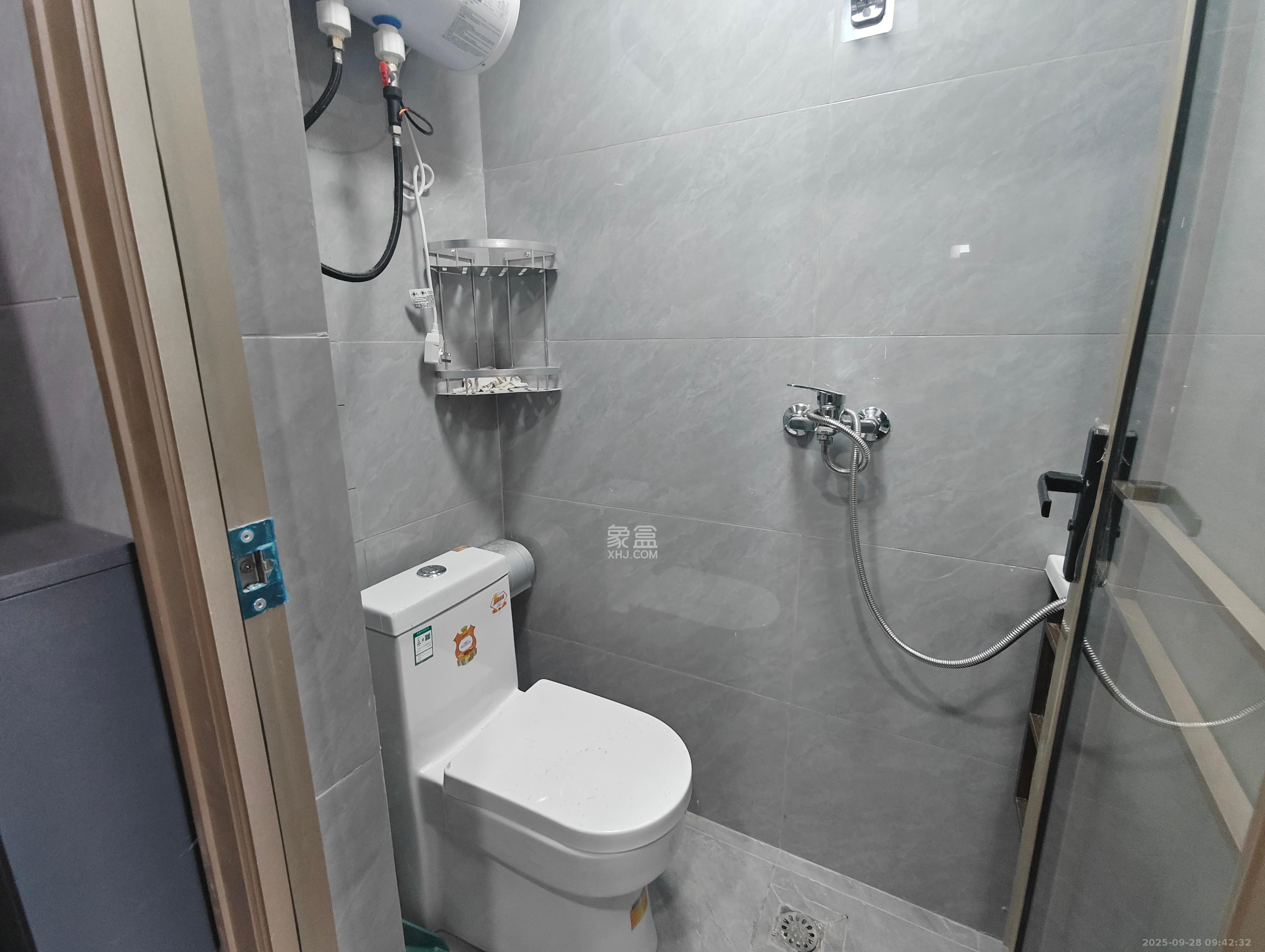 保利天禧EF区  1室1厅1卫    1800.0元/月 保利天禧EF区  1室1厅1卫    1800.0元/月