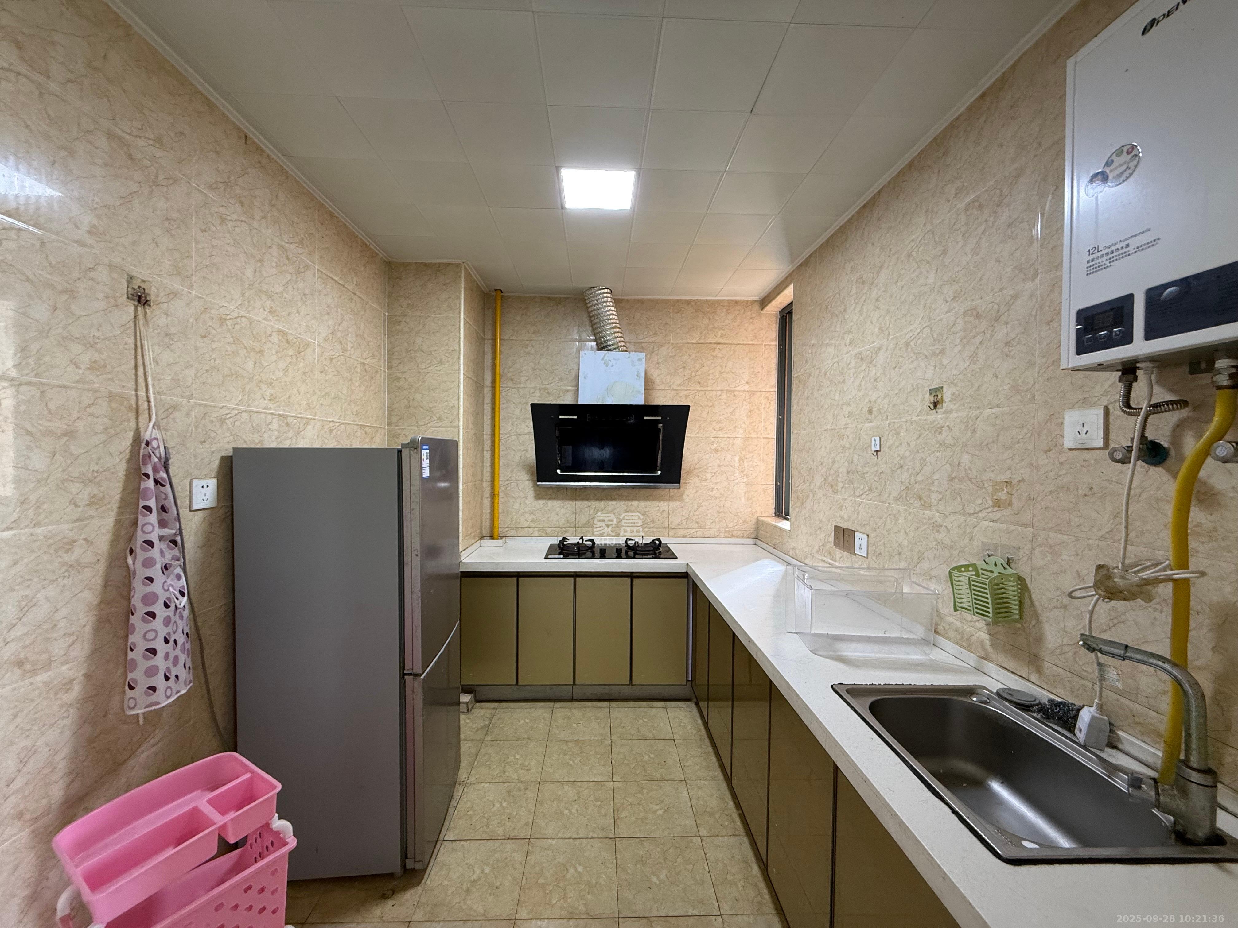 荣盛花语书苑  2室2厅1卫    2400.0元/月 荣盛花语书苑  2室2厅1卫    2400.0元/月室内图