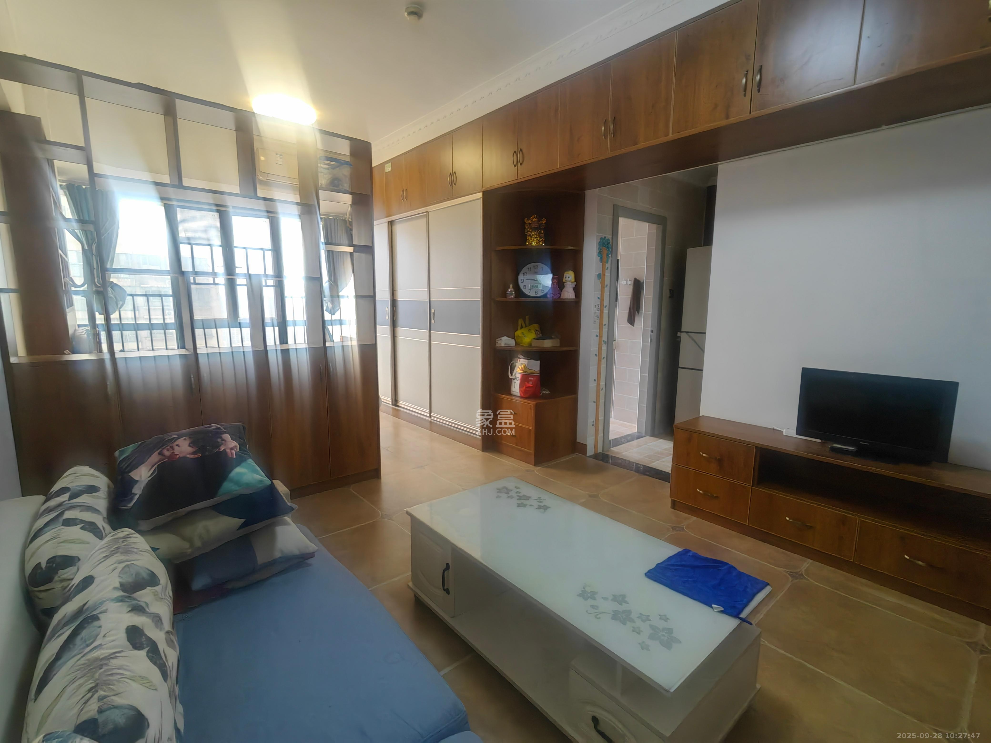 东岸城邦 1室1厅1卫 1600.0元/月 东岸城邦 1室1厅1卫 1600.0元/月室内图