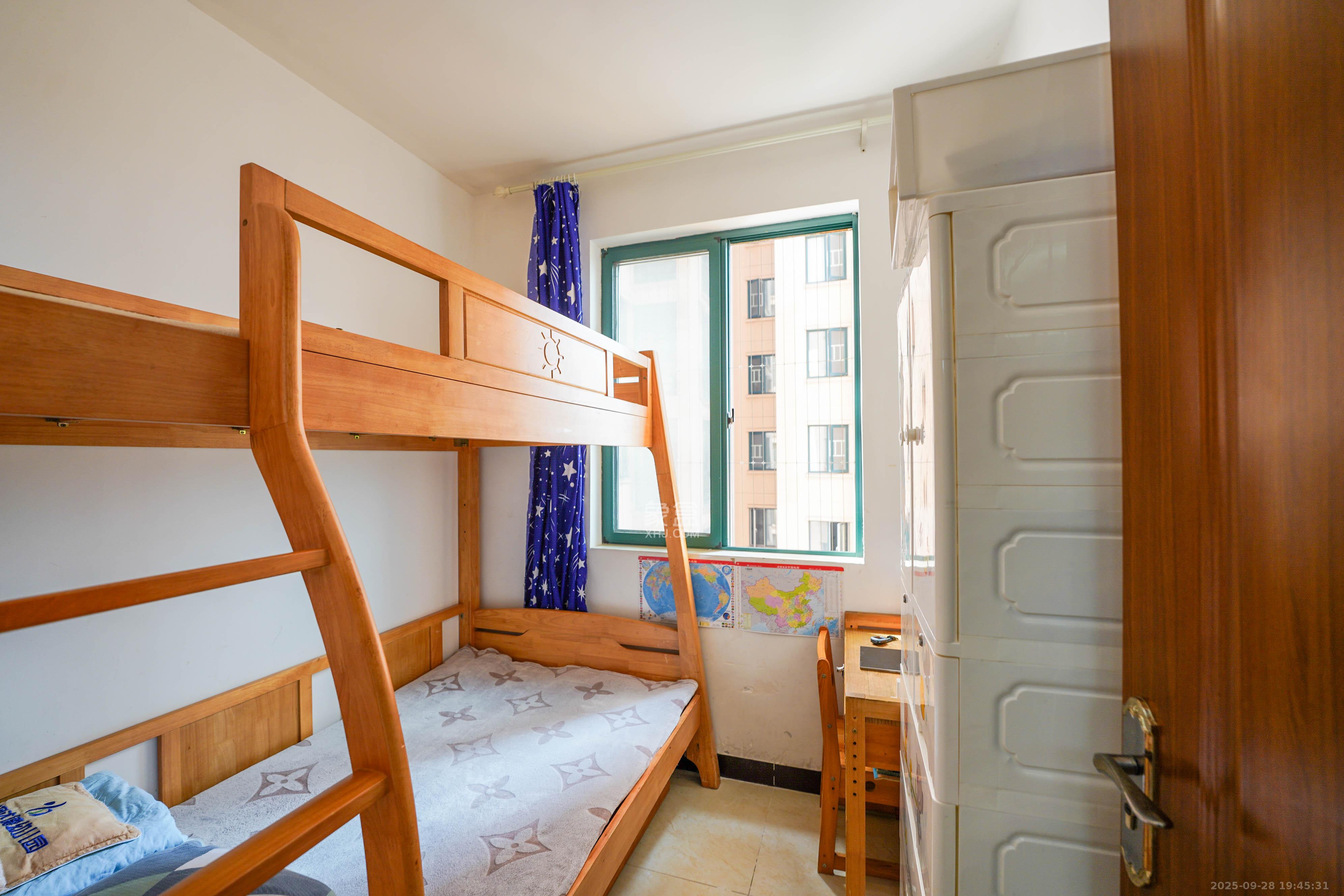 丽发新城 3室2厅1卫 51.8万 丽发新城 3室2厅1卫 51.8万卧室