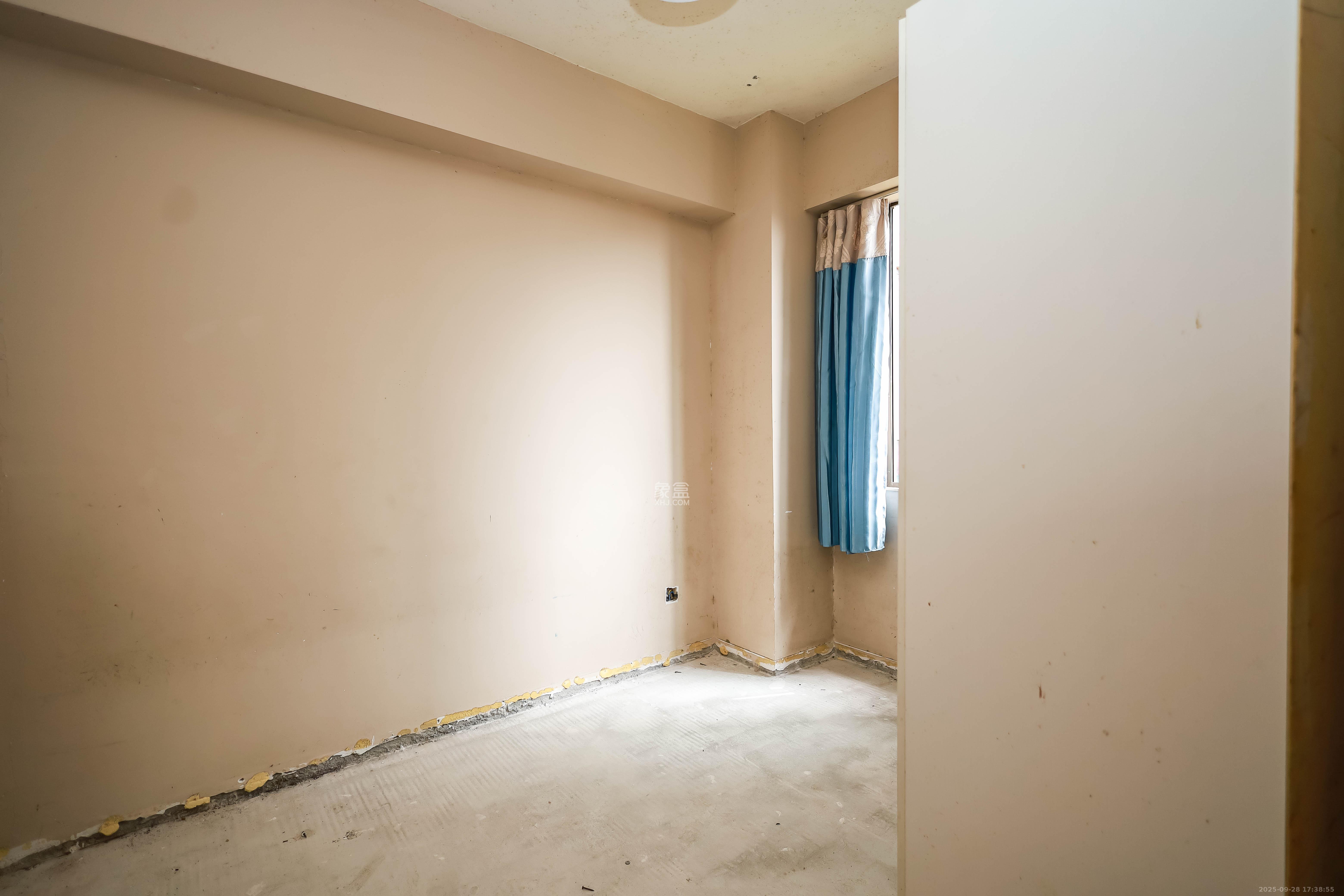 麓谷小镇 3室1厅1卫 47.8万 麓谷小镇 3室1厅1卫 47.8万卧室