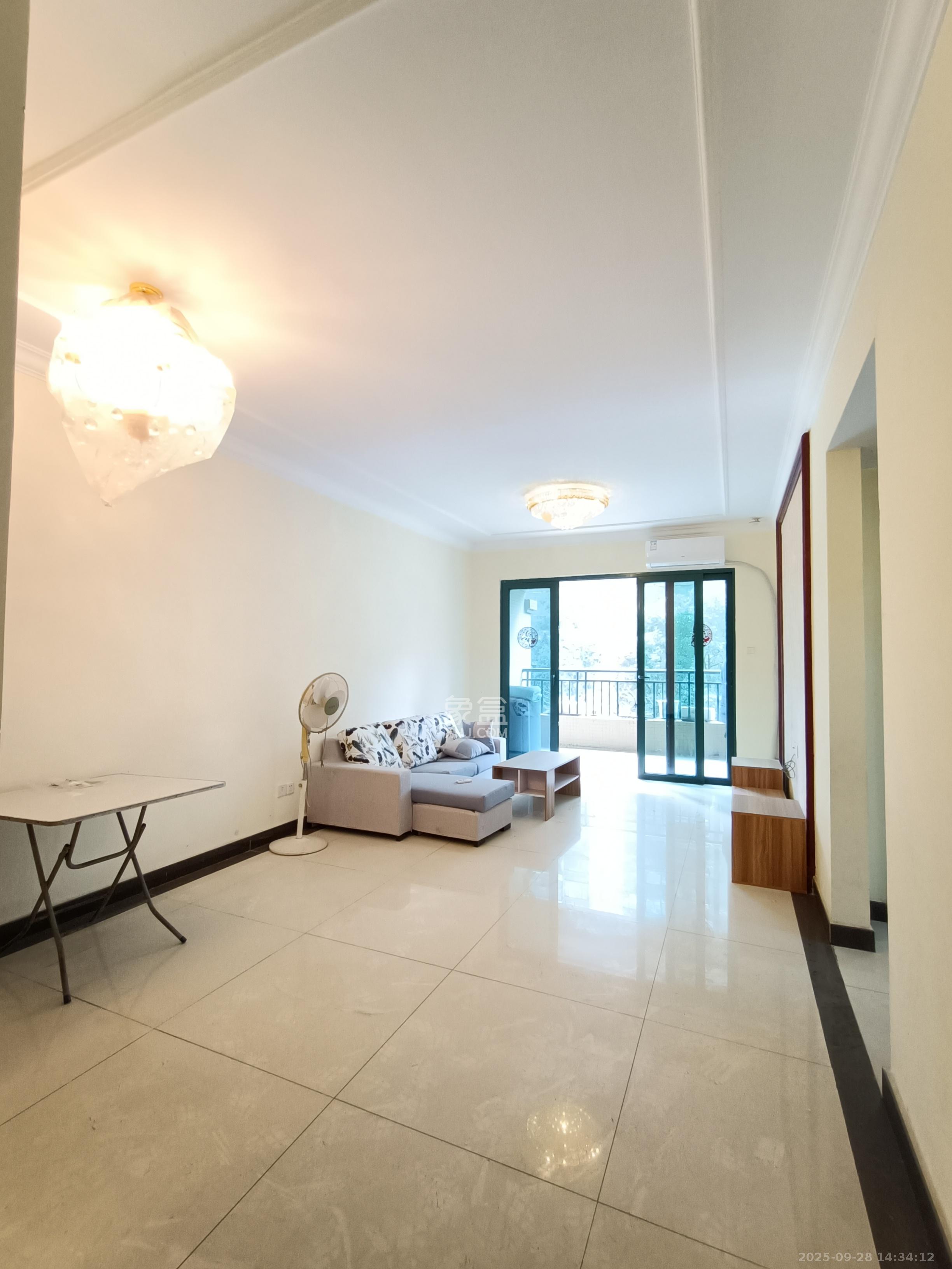 恒大城  2室2厅2卫    2100.0元/月室内图