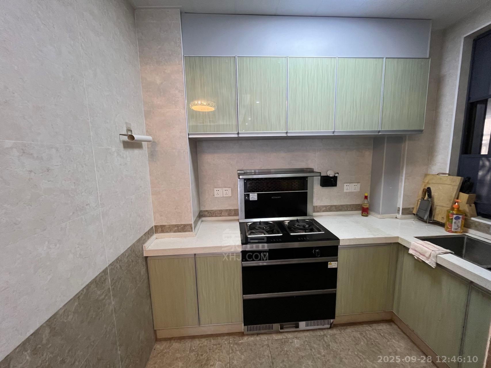 春藤小镇  3室2厅1卫    1800.0元/月室内图