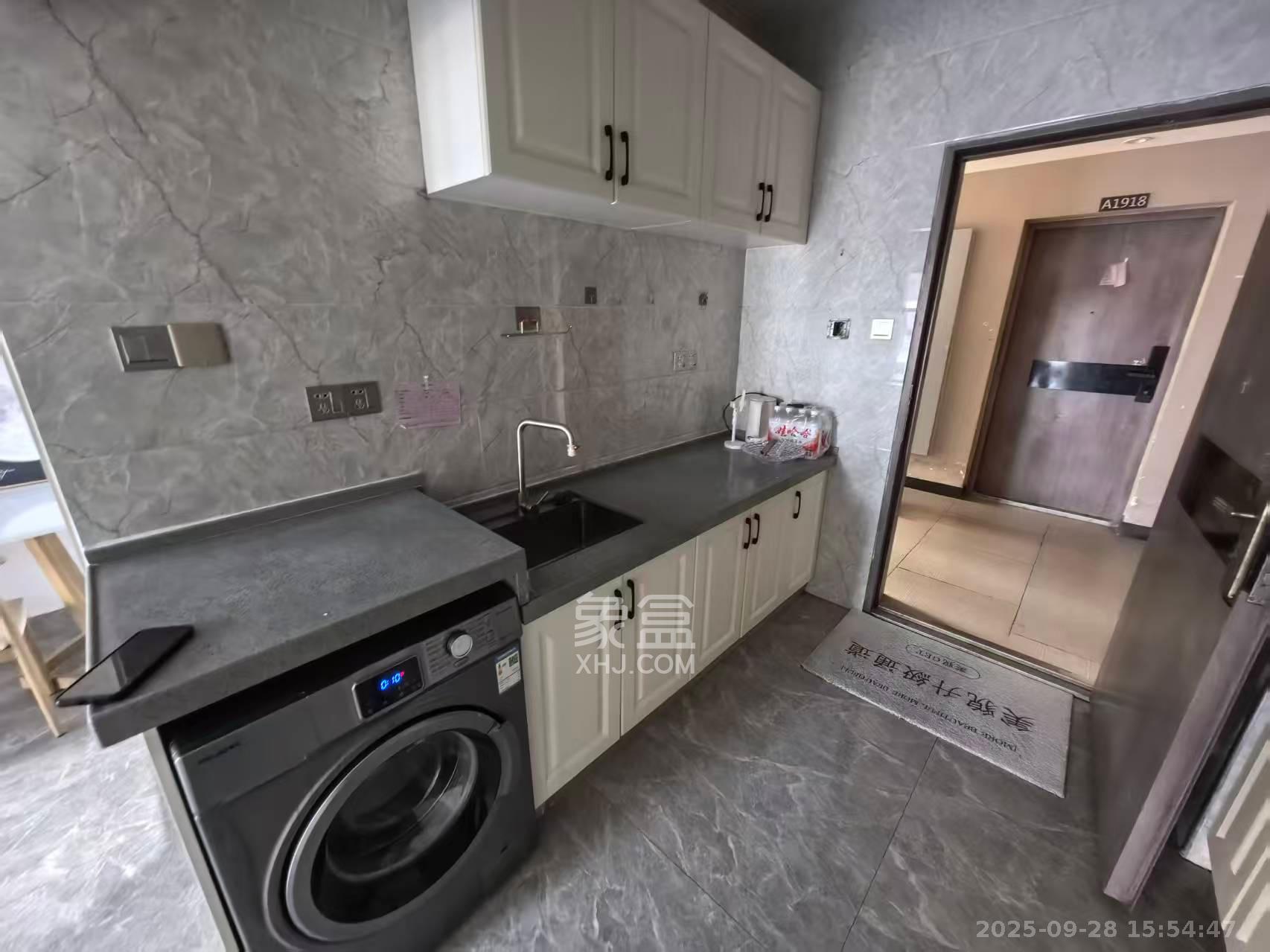 新世界广场 1室1厅1卫 1600.0元/月 新世界广场 1室1厅1卫 1600.0元/月室内图