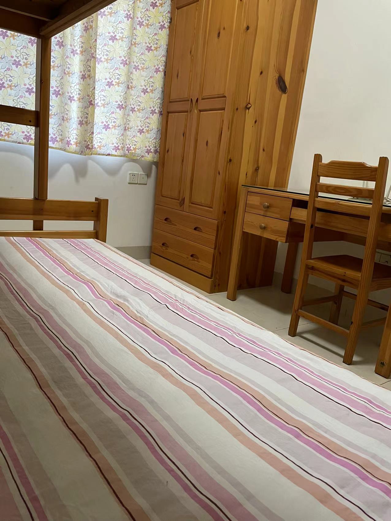 泽丰花园 2室2厅1卫 2500.0元/月 泽丰花园 2室2厅1卫 2500.0元/月室内图