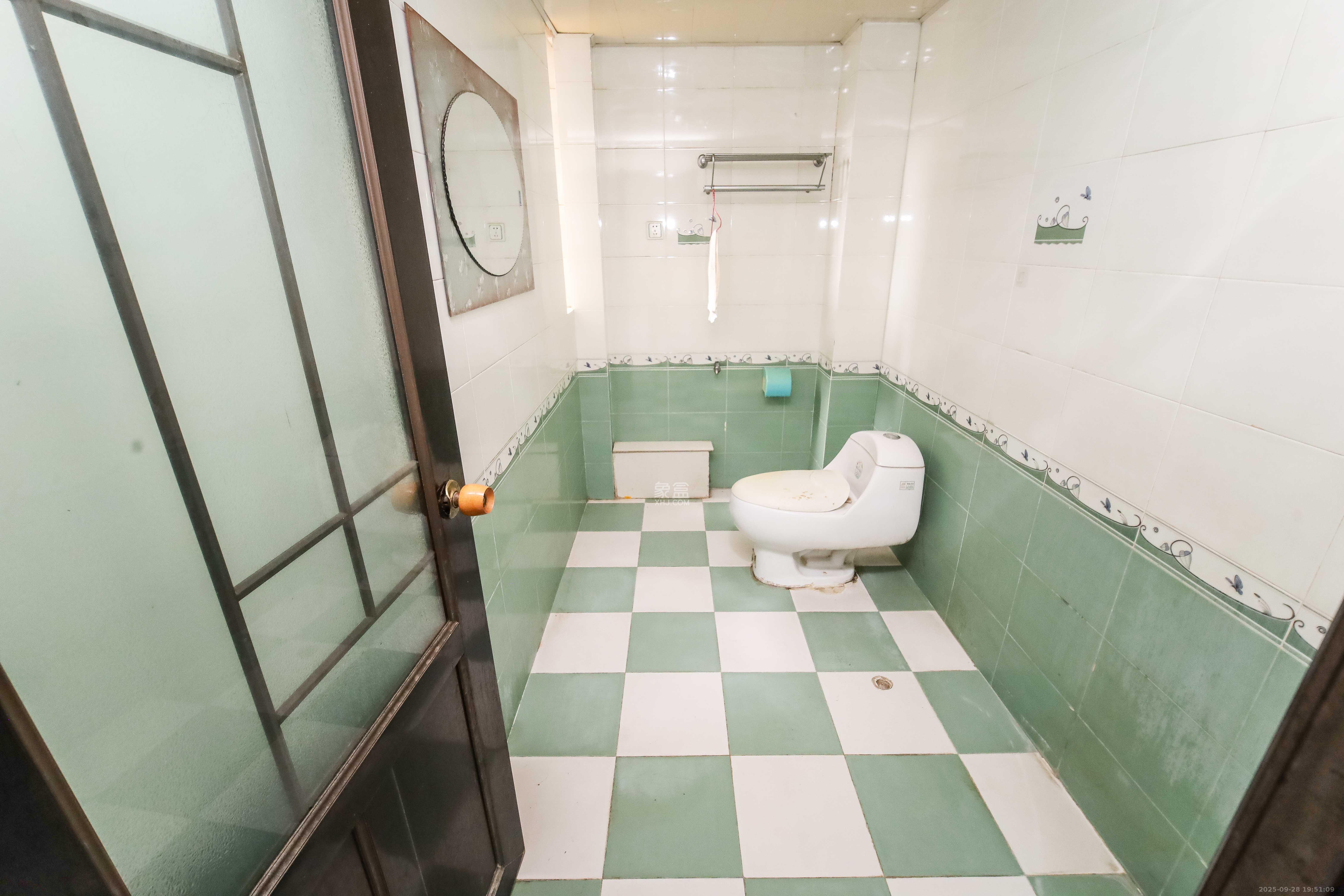 运通馨苑  3室2厅2卫    92.0万卫生间