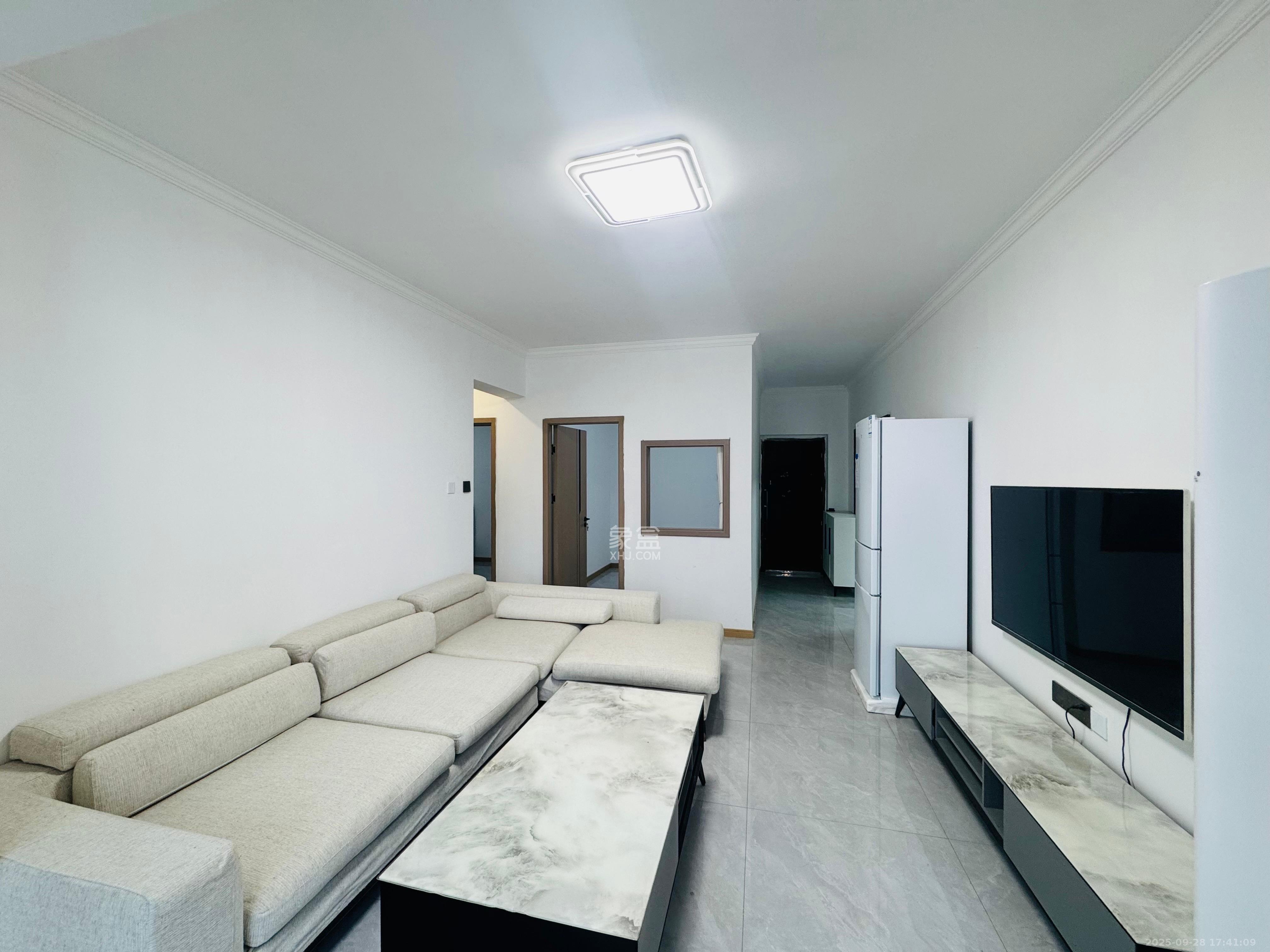 岳华嘉园 3室2厅1卫 2600.0元/月 岳华嘉园 3室2厅1卫 2600.0元/月室内图