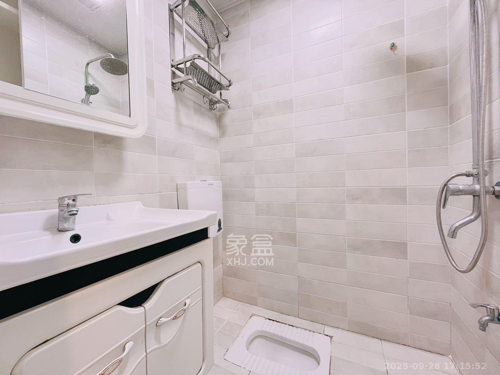 荣悦台  1室1厅1卫    1800.0元/月室内图