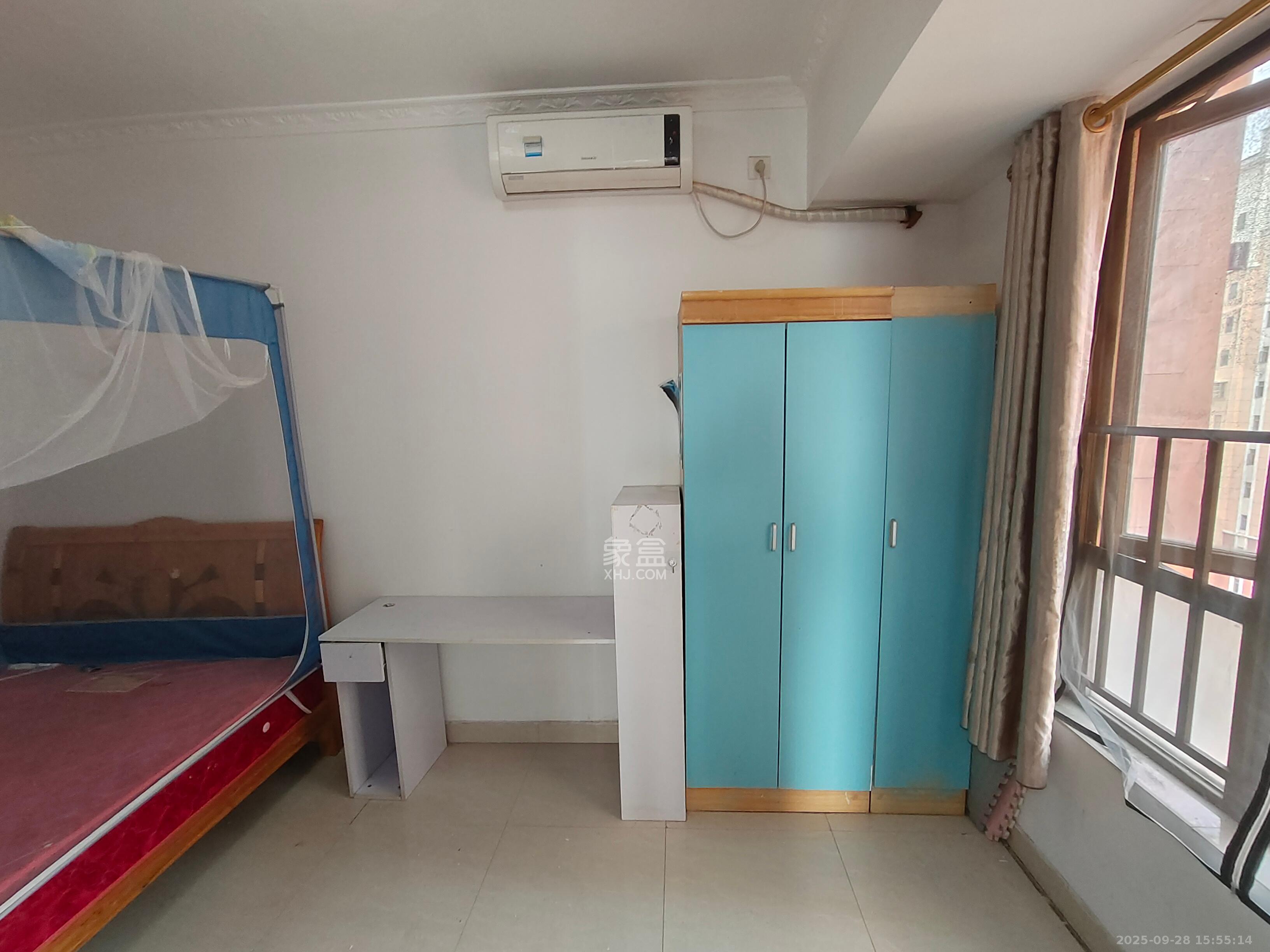 米兰春天  3室2厅1卫    1800.0元/月室内图