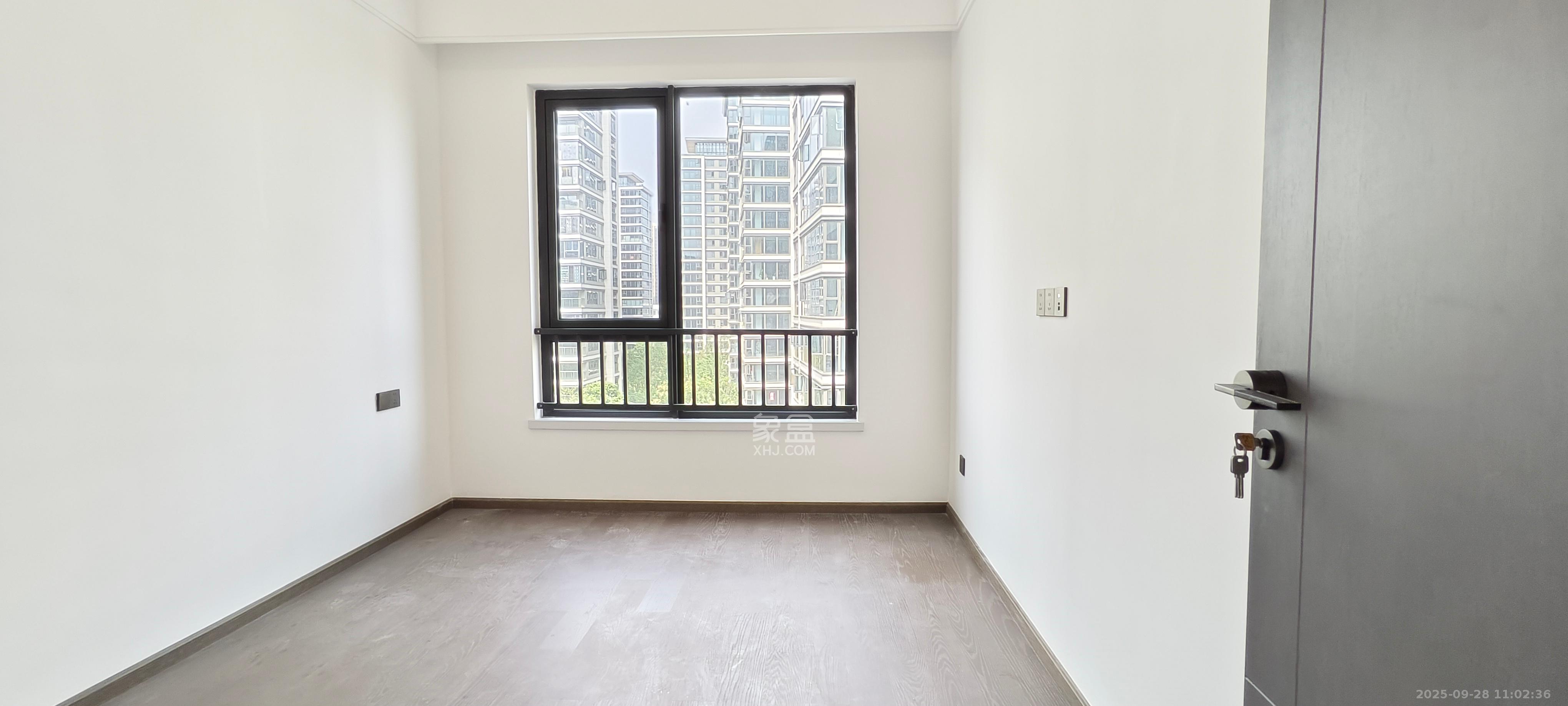 嘉臣道 4室2厅2卫 6000.0元/月 嘉臣道 4室2厅2卫 6000.0元/月室内图