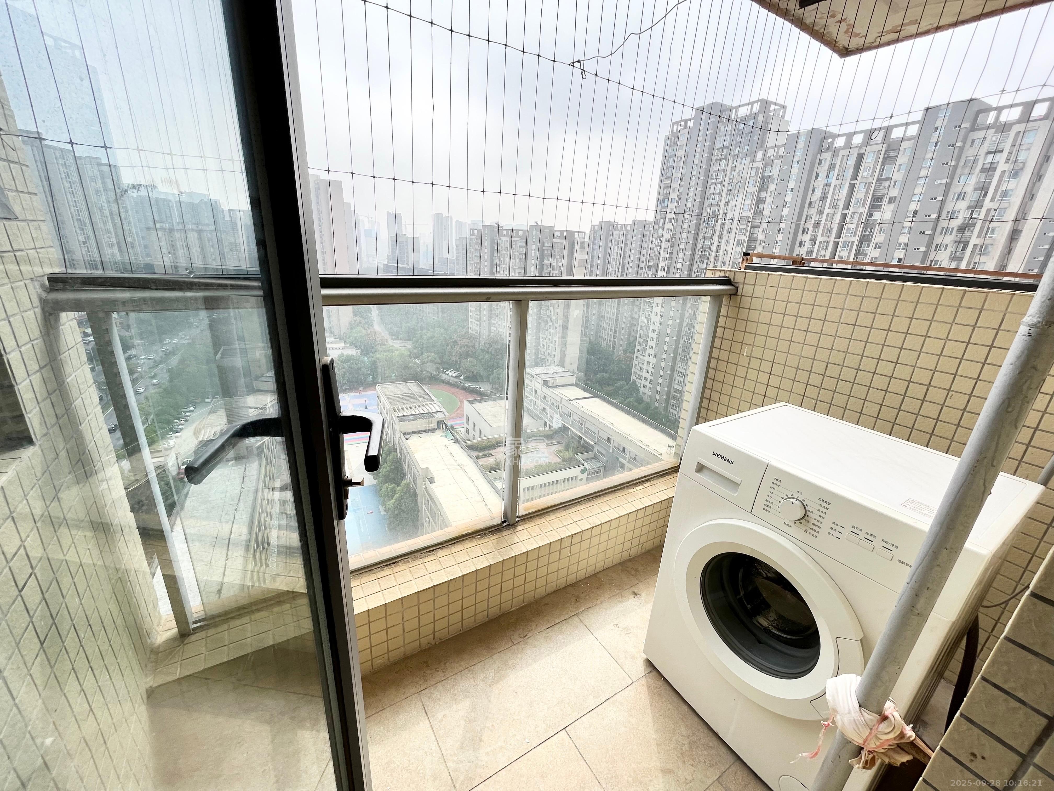 珠江花城四期花盛 1室1厅1卫 1500.0元/月 珠江花城四期花盛 1室1厅1卫 1500.0元/月室内图