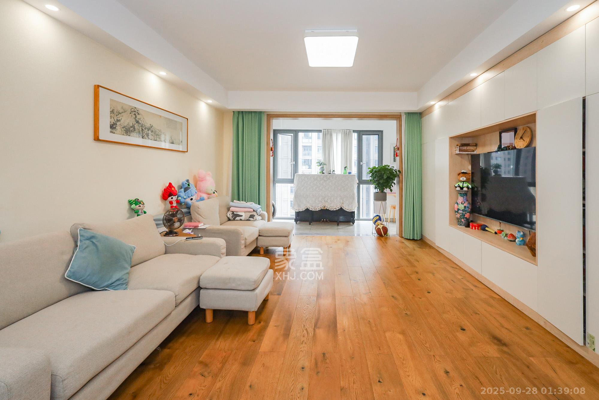 八方小区B区  3室2厅2卫    420.0万 八方小区B区  3室2厅2卫    420.0万