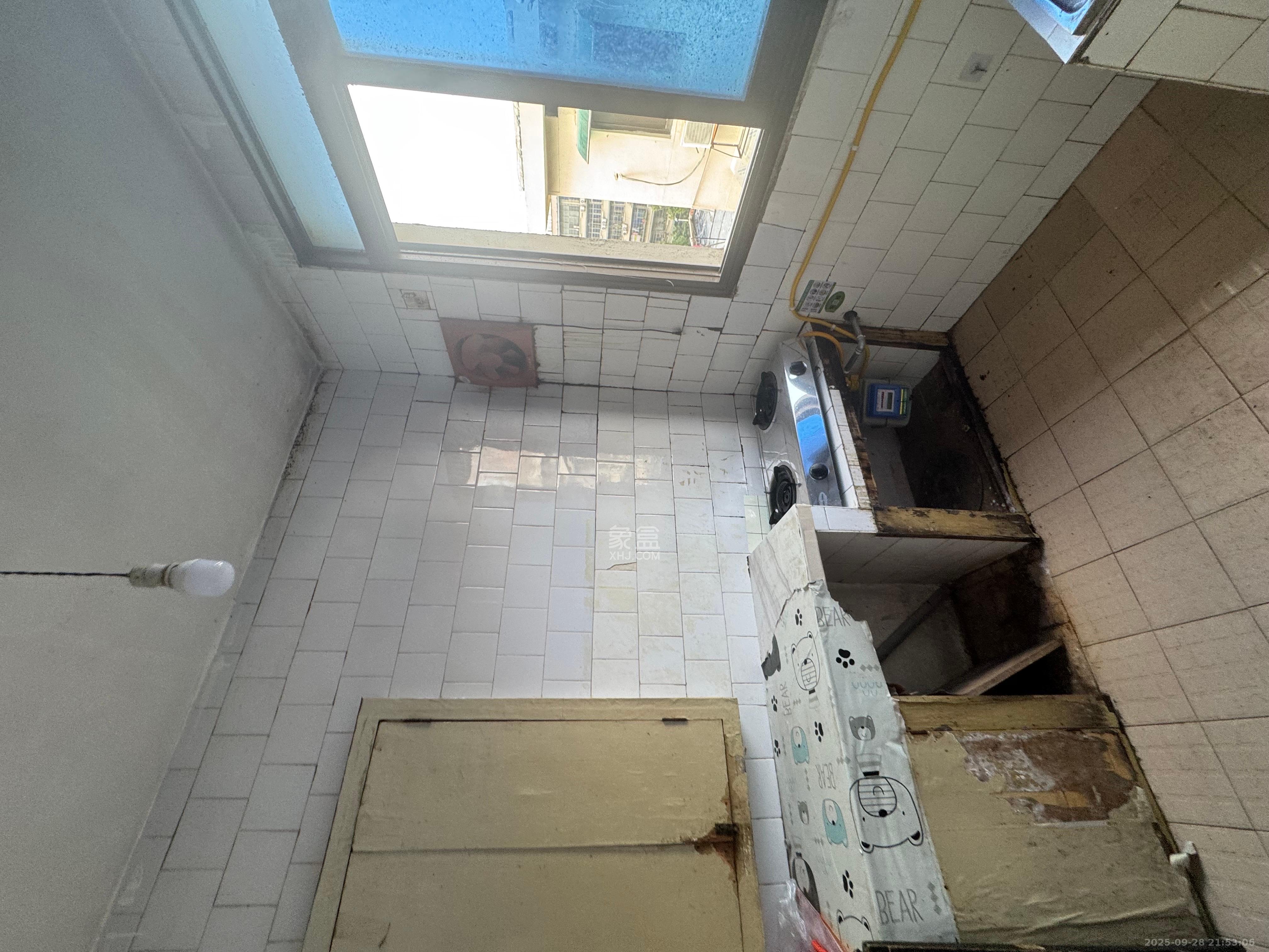 留芳岭社区  2室1厅1卫   1700.00元/月室内图