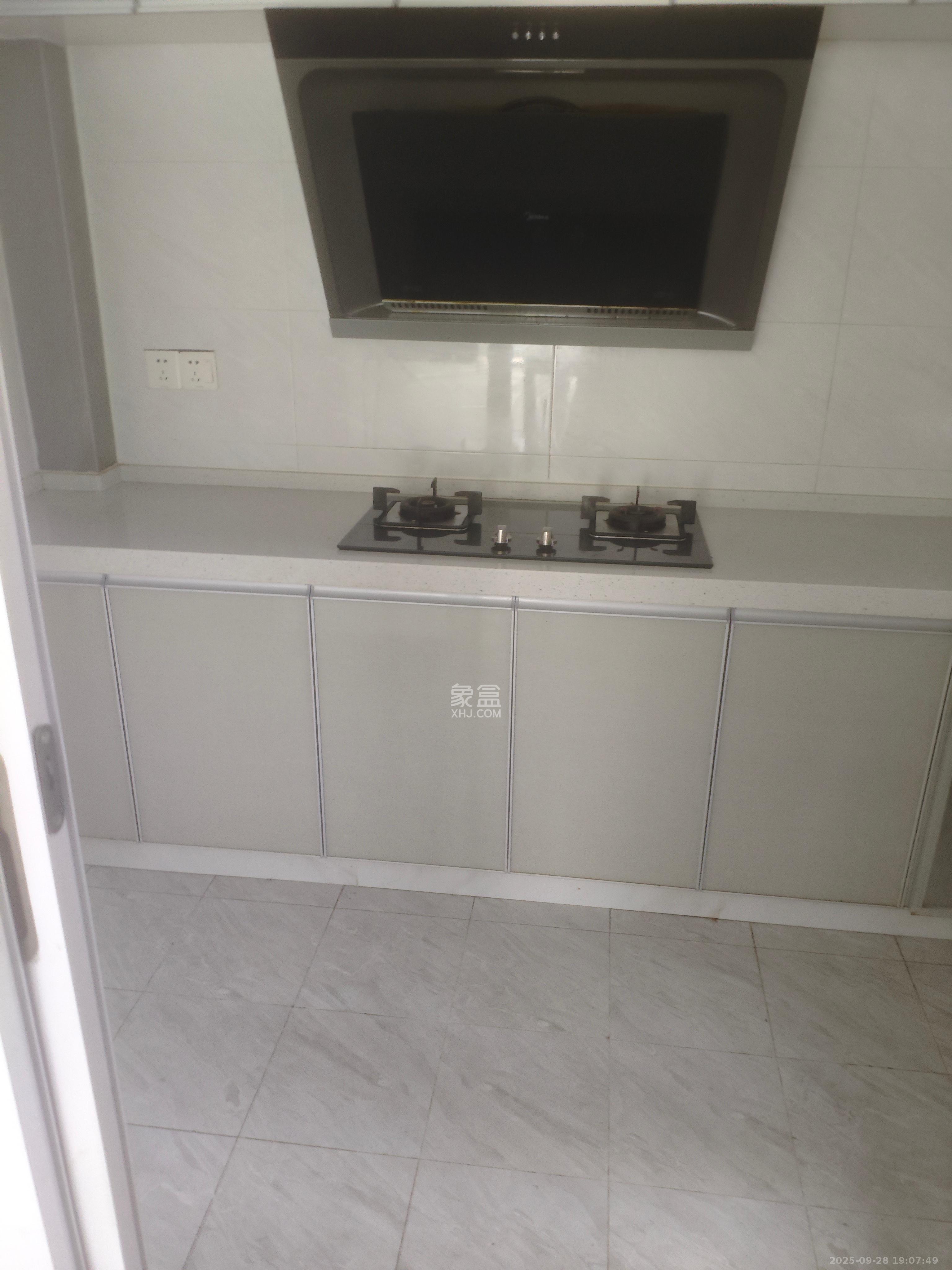 长房天翼未来城 4室2厅2卫 5500.0元/月 长房天翼未来城 4室2厅2卫 5500.0元/月室内图