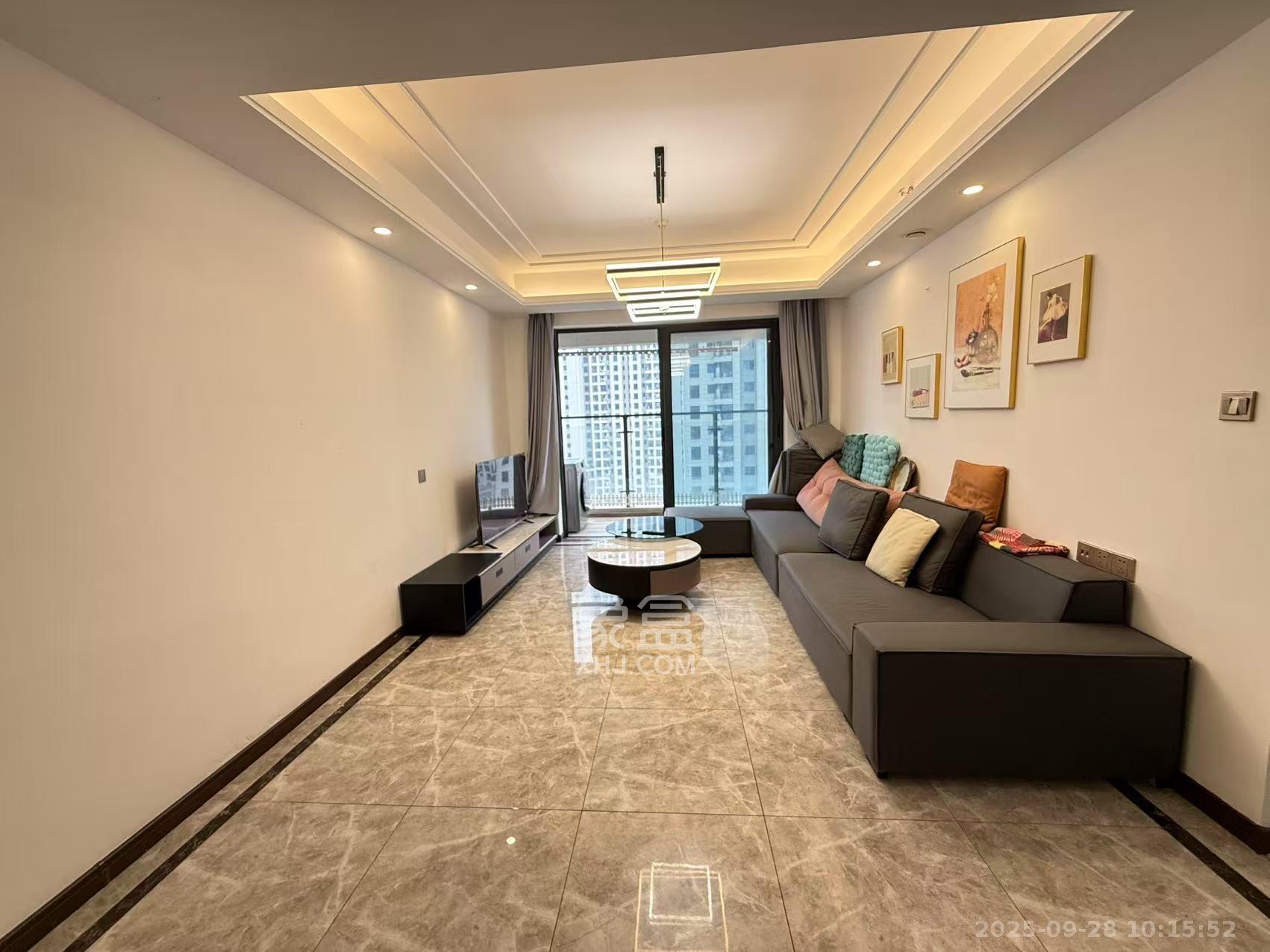 绿地长沙城际空间站(绿地新里佳苑) 3室2厅2卫 3500.0元/月 绿地长沙城际空间站(绿地新里佳苑) 3室2厅2卫 3500.0元/月室内图