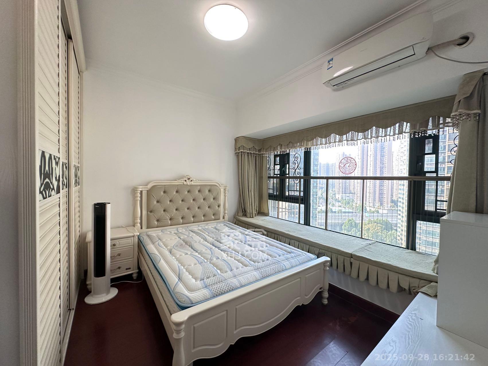 恒大雅苑 4室2厅2卫 3700.0元/月 恒大雅苑 4室2厅2卫 3700.0元/月室内图