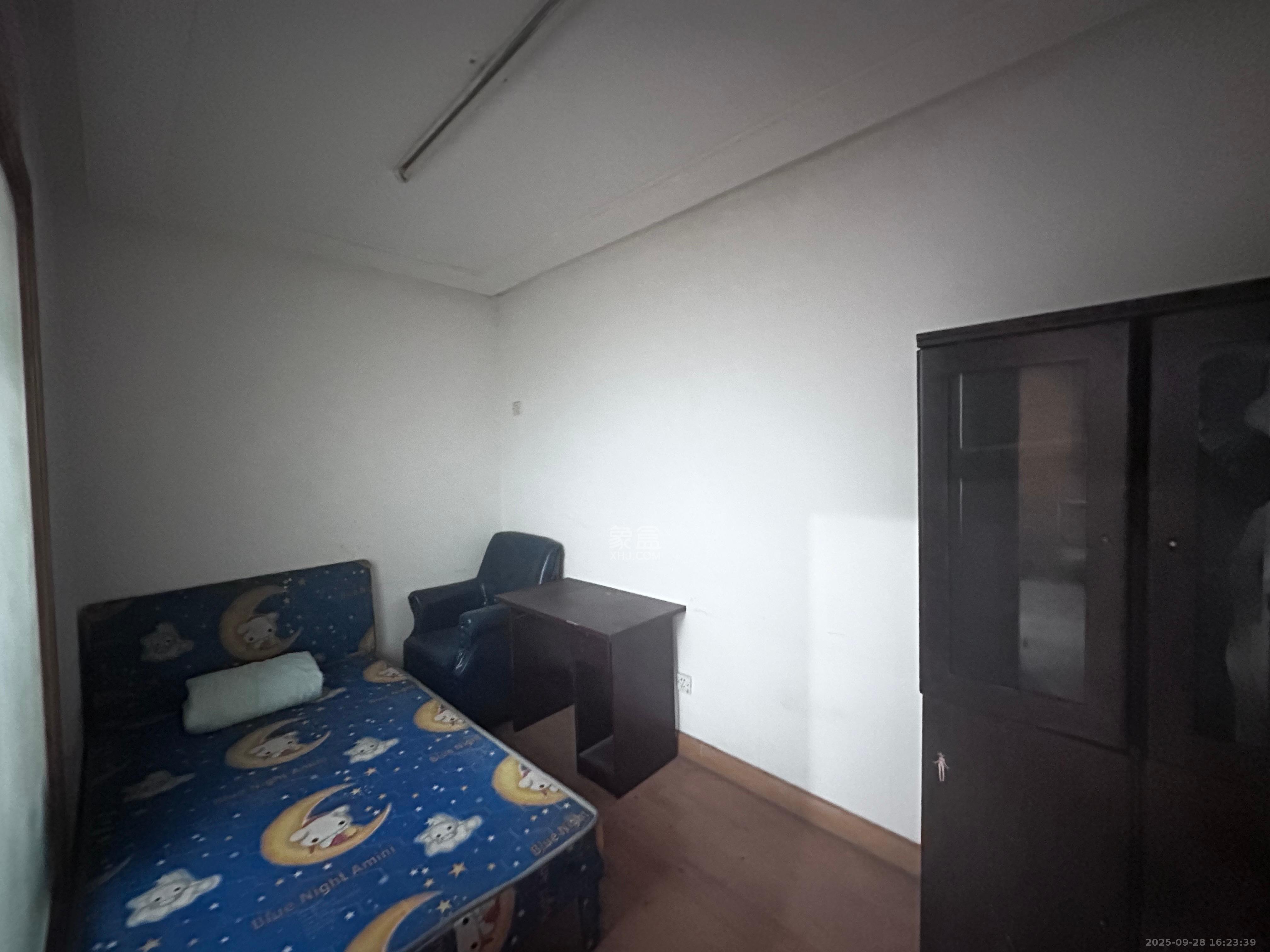 火星一片  3室2厅1卫    1300.0元/月室内图