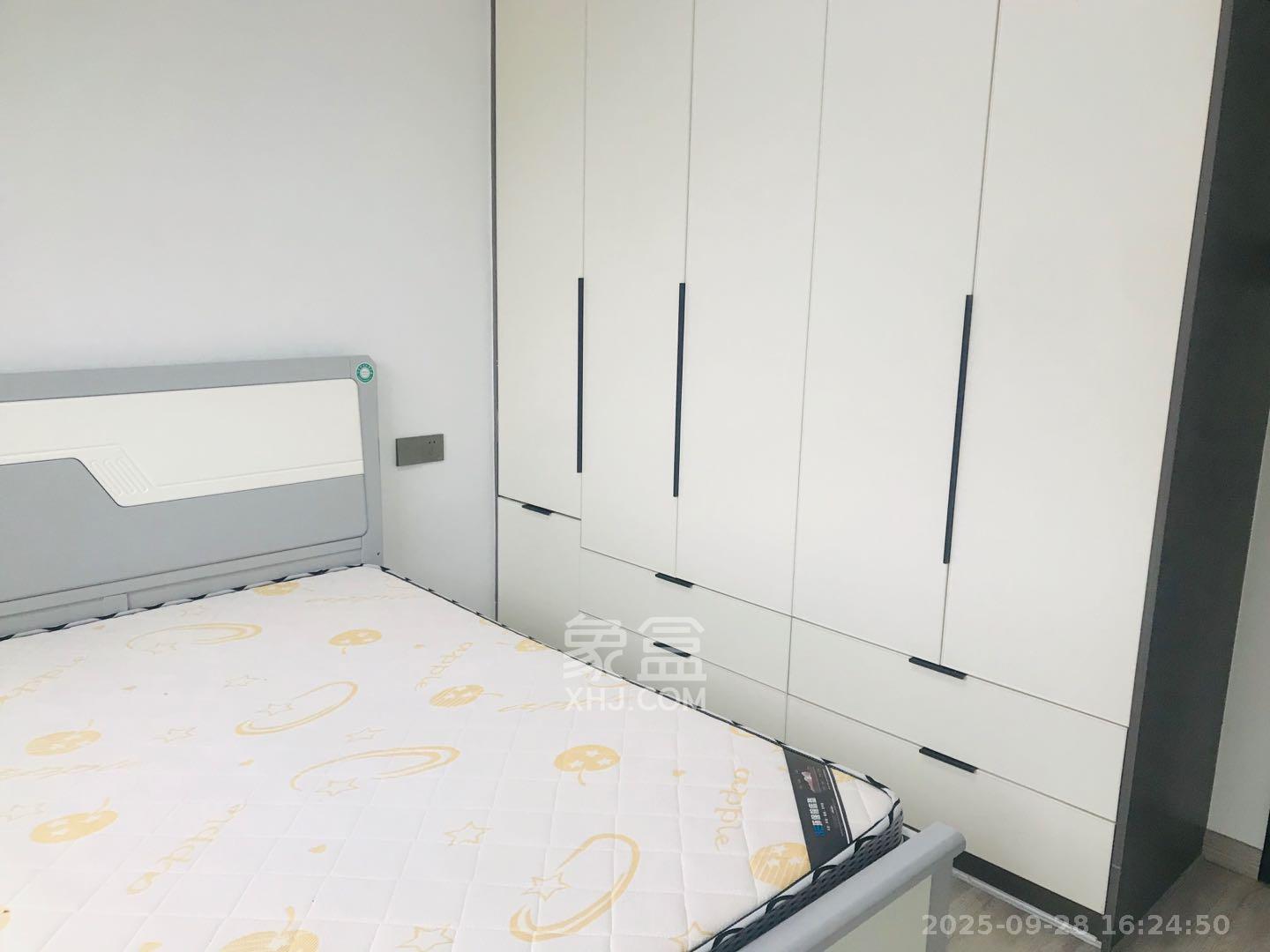 中建嘉和城  4室2厅2卫   3500.00元/月室内图
