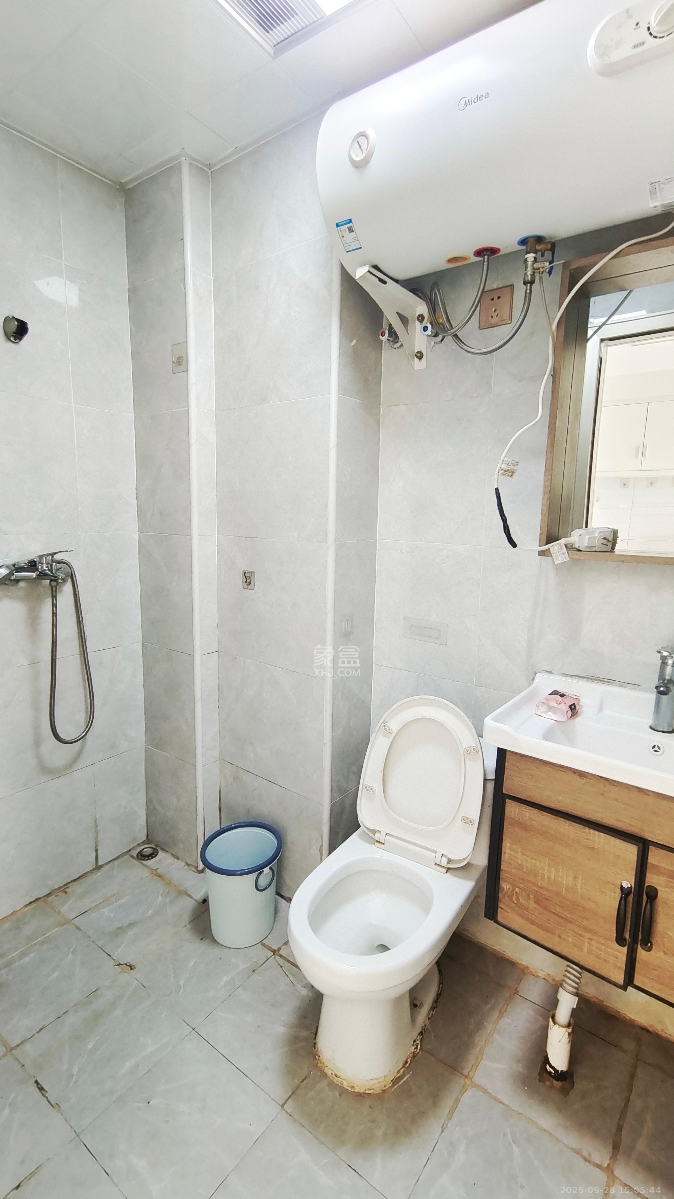 东盈商业广场（华泉城市广场）  1室1厅1卫    1800.0元/月室内图