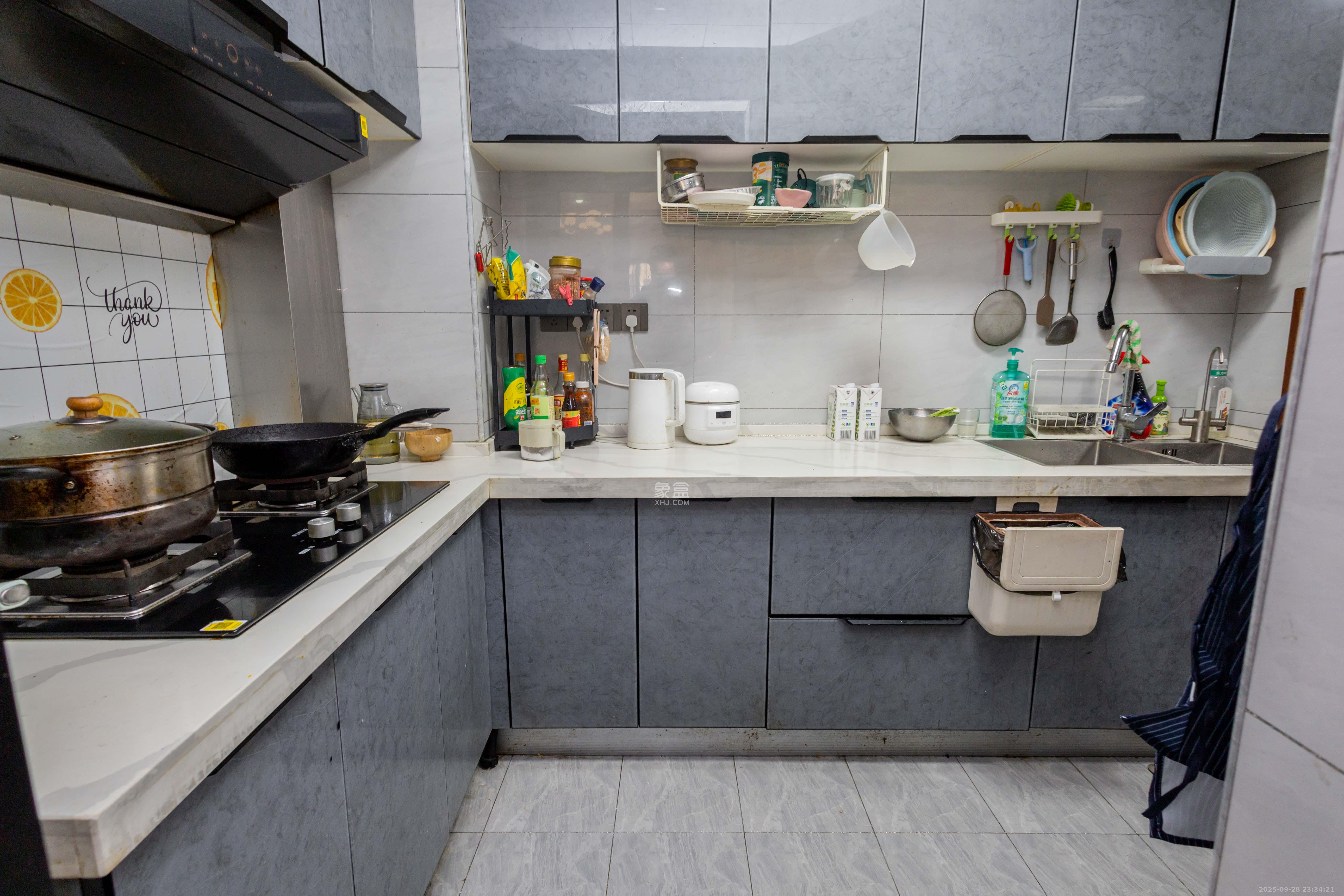 金科天悦(金科美邻汇) 3室2厅1卫 62.8万 金科天悦(金科美邻汇) 3室2厅1卫 62.8万厨房