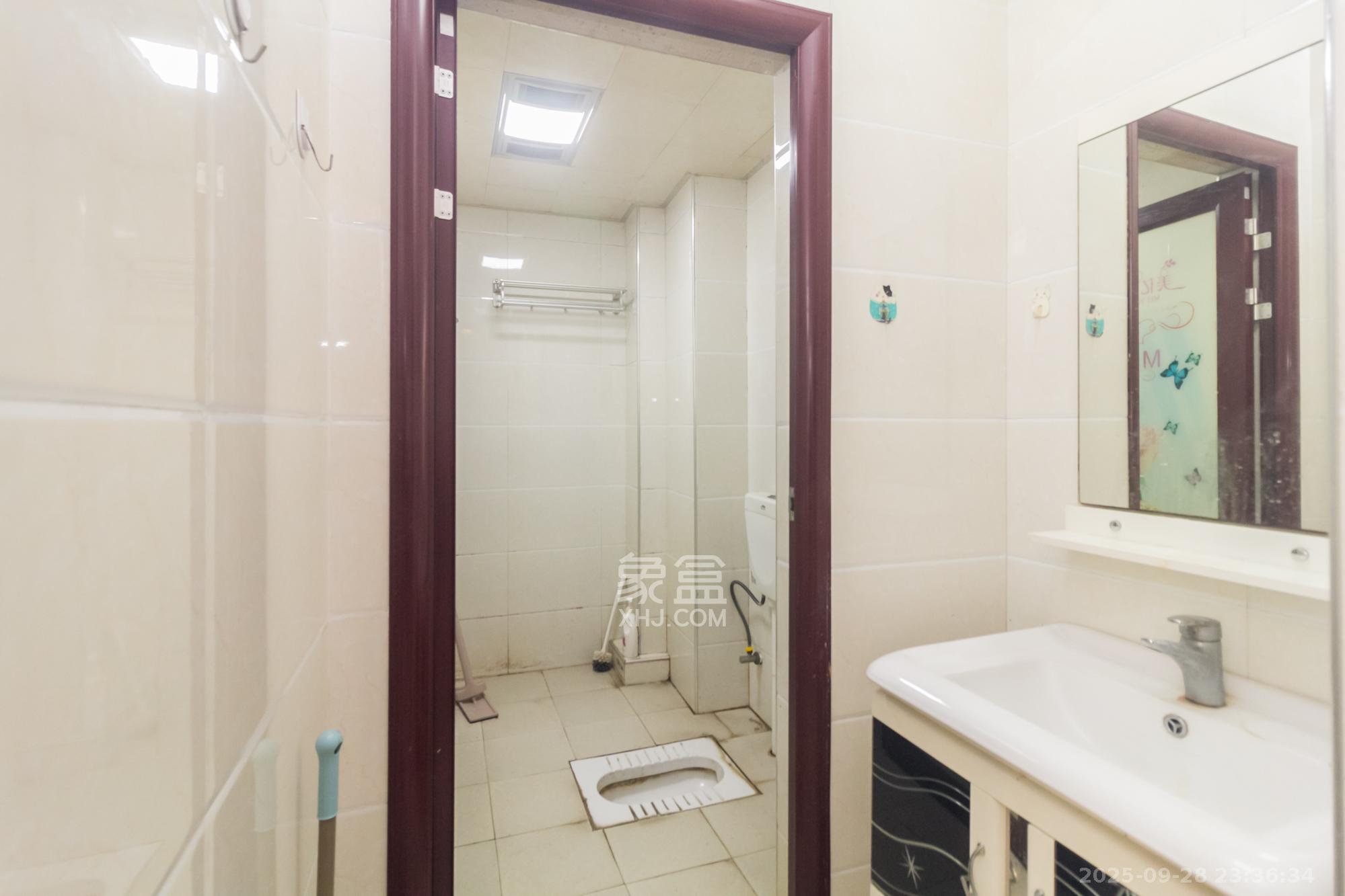 中国铁建国际城一期  1室1厅1卫    30.0万卫生间