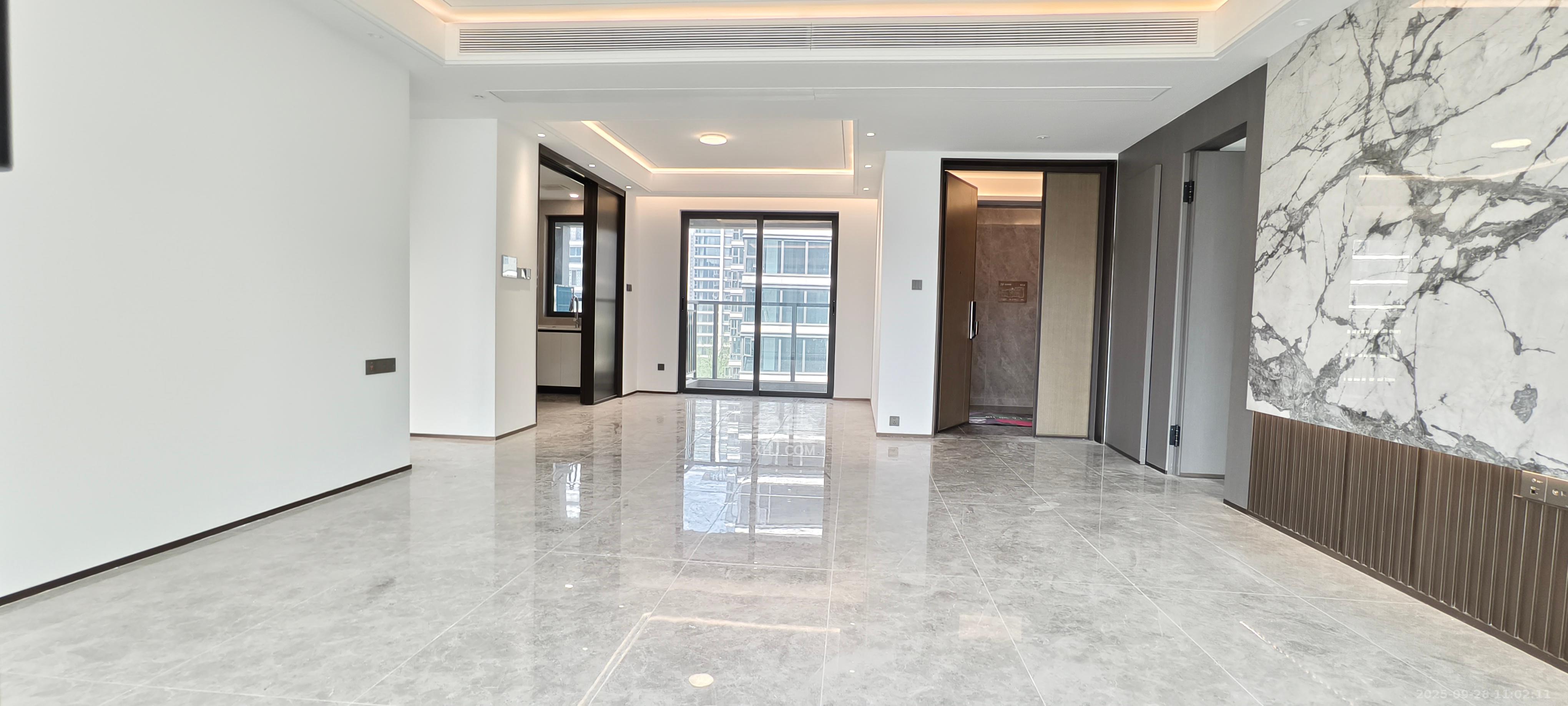 嘉臣道 4室2厅2卫 6000.0元/月 嘉臣道 4室2厅2卫 6000.0元/月室内图