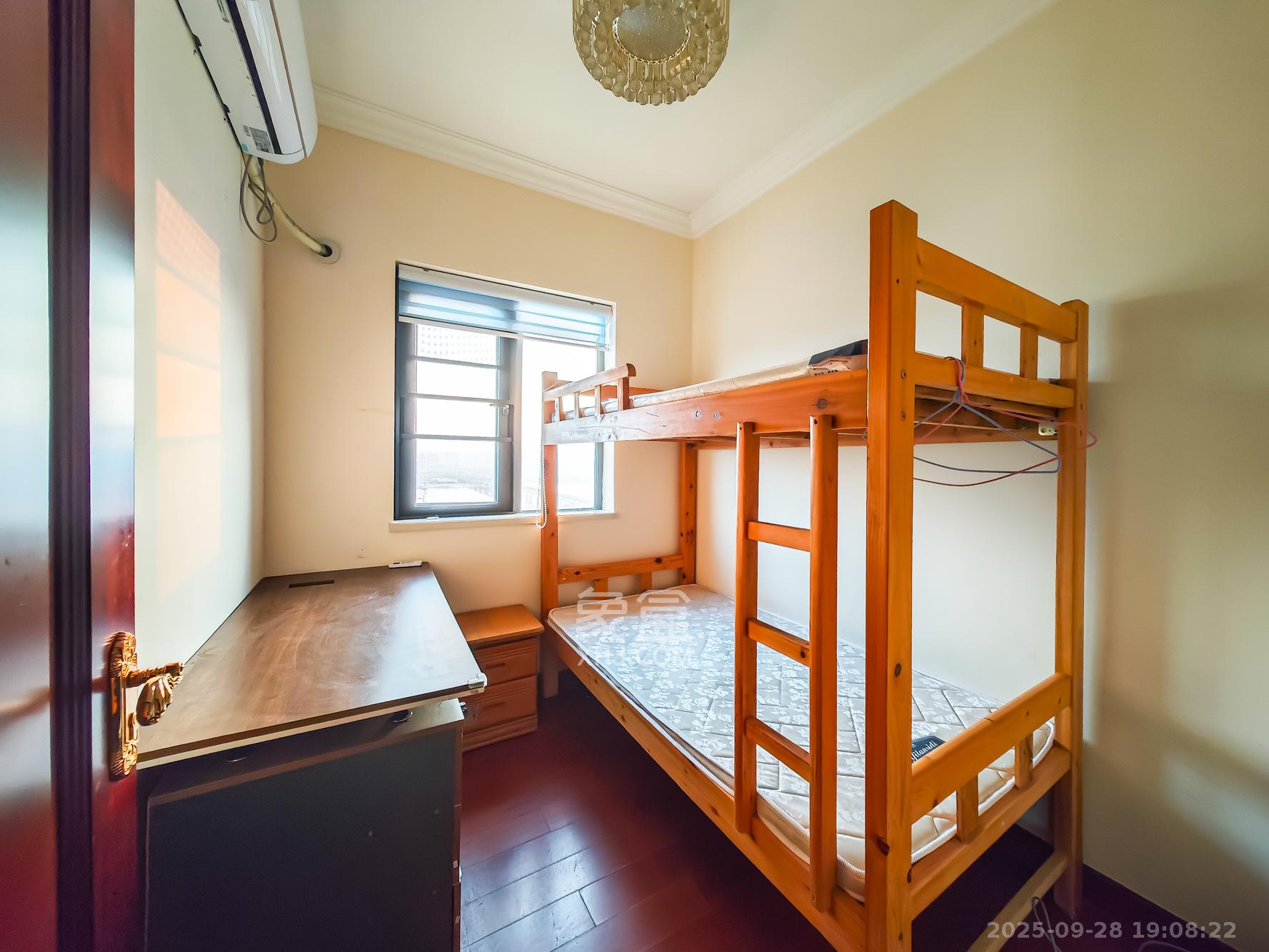 恒大御景天下城一期 4室2厅2卫 95.0万 恒大御景天下城一期 4室2厅2卫 95.0万卧室