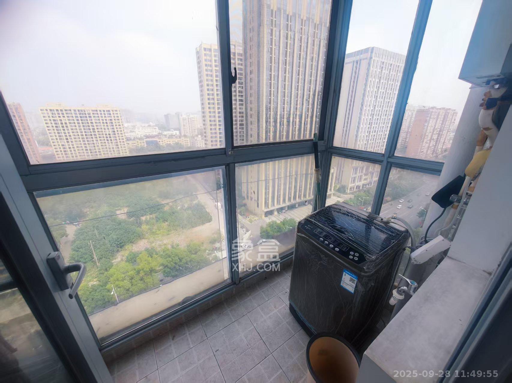 天天向上 1室2厅1卫 2100.0元/月 天天向上 1室2厅1卫 2100.0元/月室内图