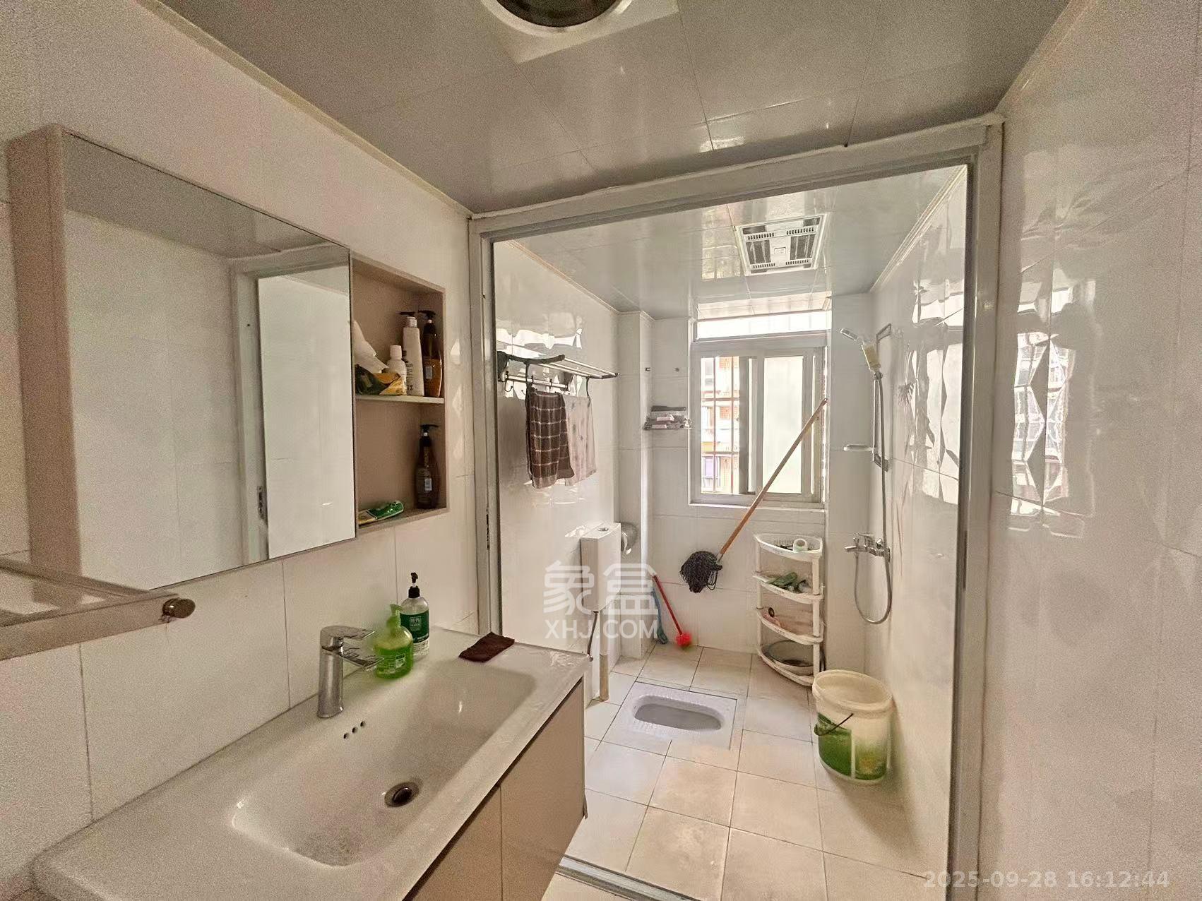 天翔新新家园 3室1厅2卫 2200.0元/月 天翔新新家园 3室1厅2卫 2200.0元/月室内图