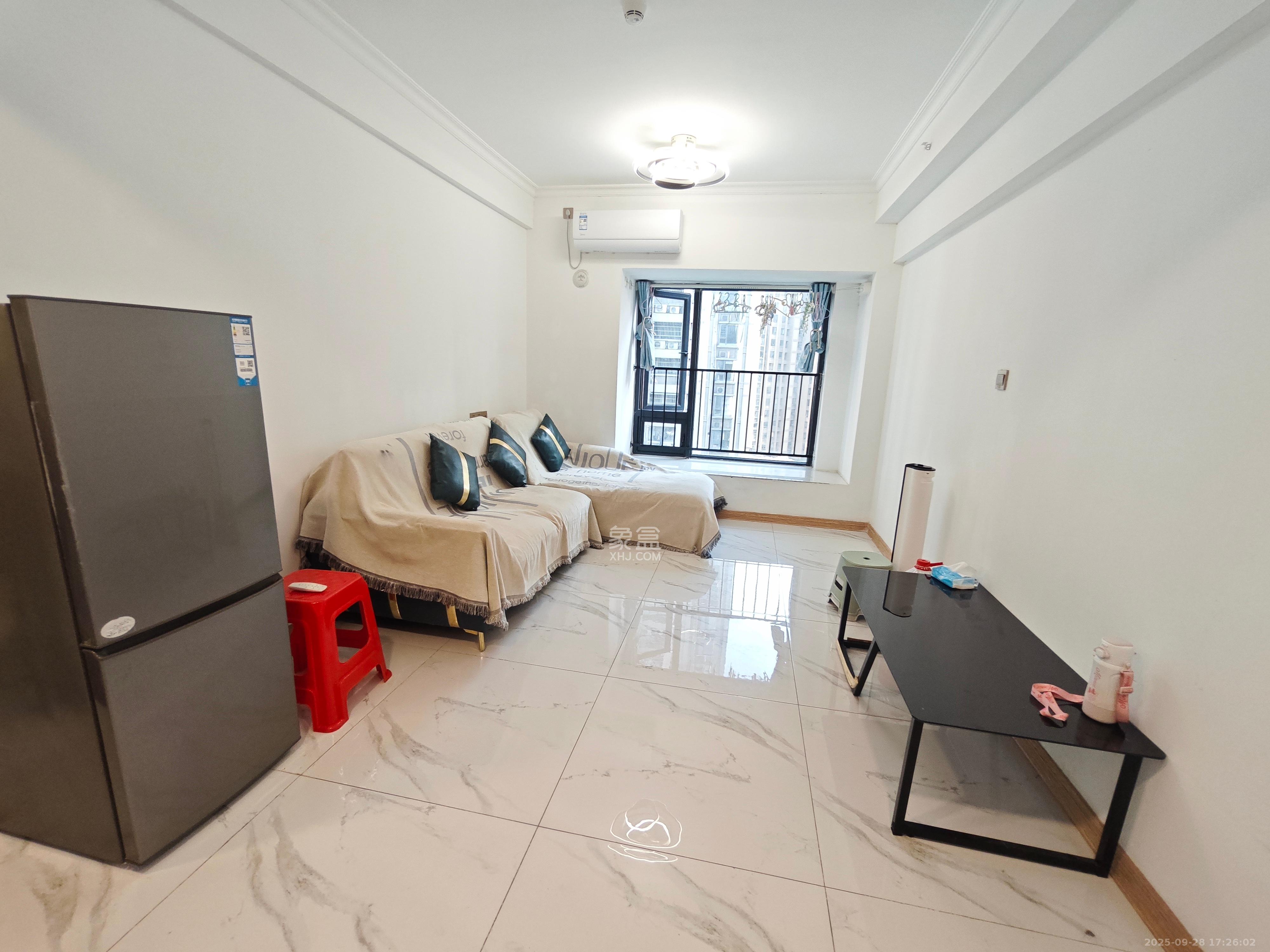 碧桂园城市之光 1室2厅1卫 2200.0元/月 碧桂园城市之光 1室2厅1卫 2200.0元/月室内图